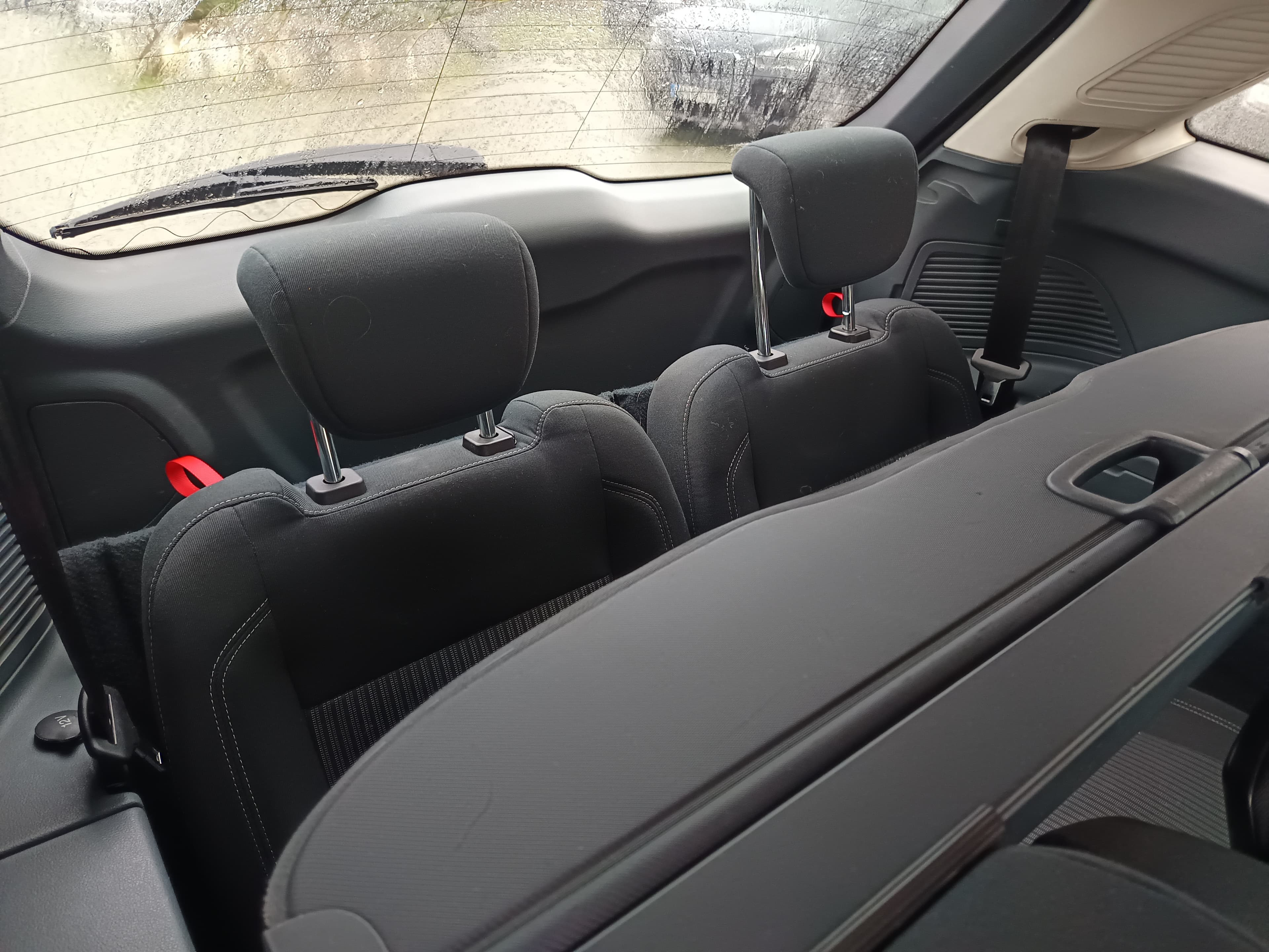 Ford Grand C-Max · Ano 2014 · 7 Lugares — image 20