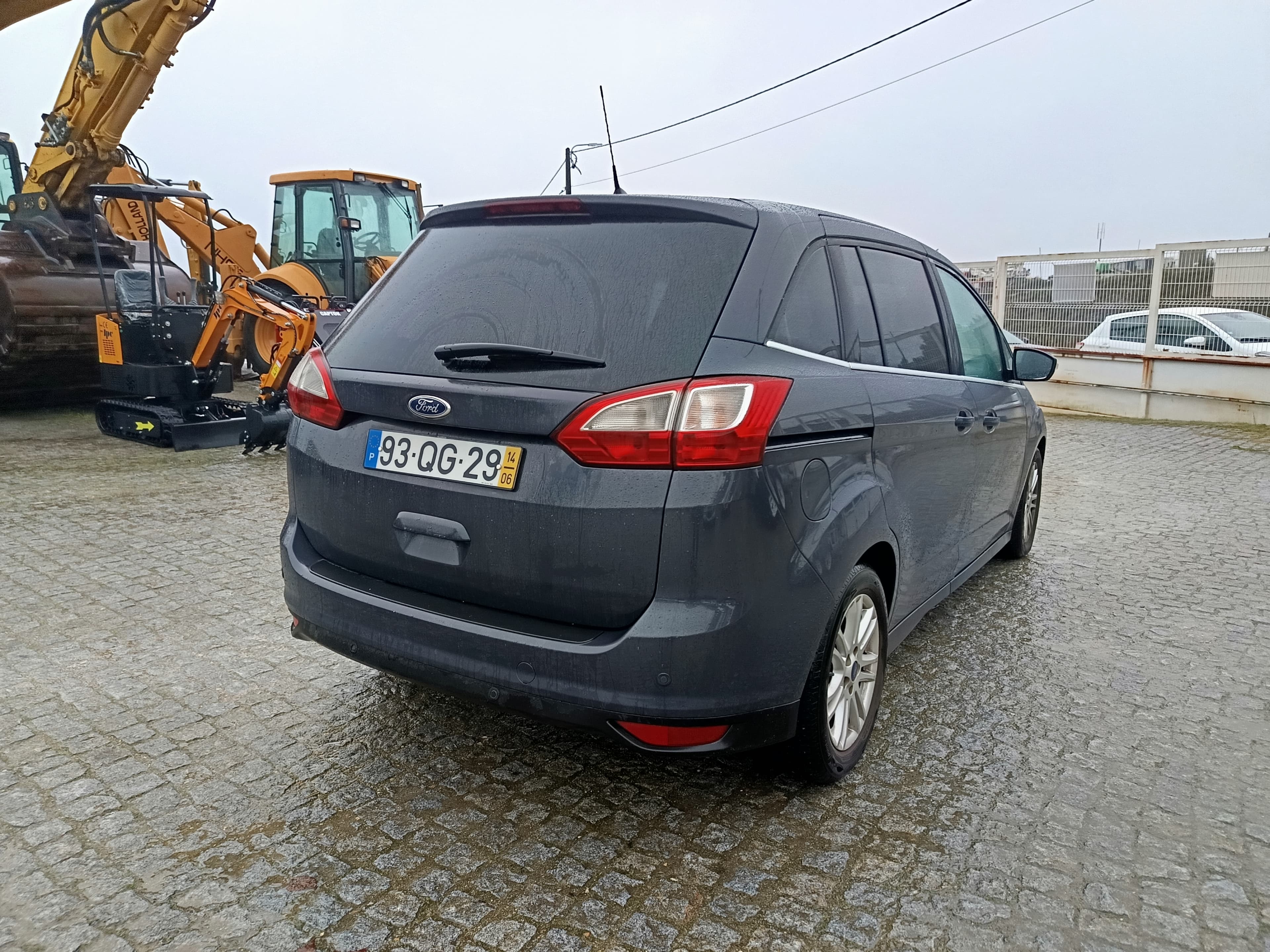 Ford Grand C-Max · Ano 2014 · 7 Lugares — image 5