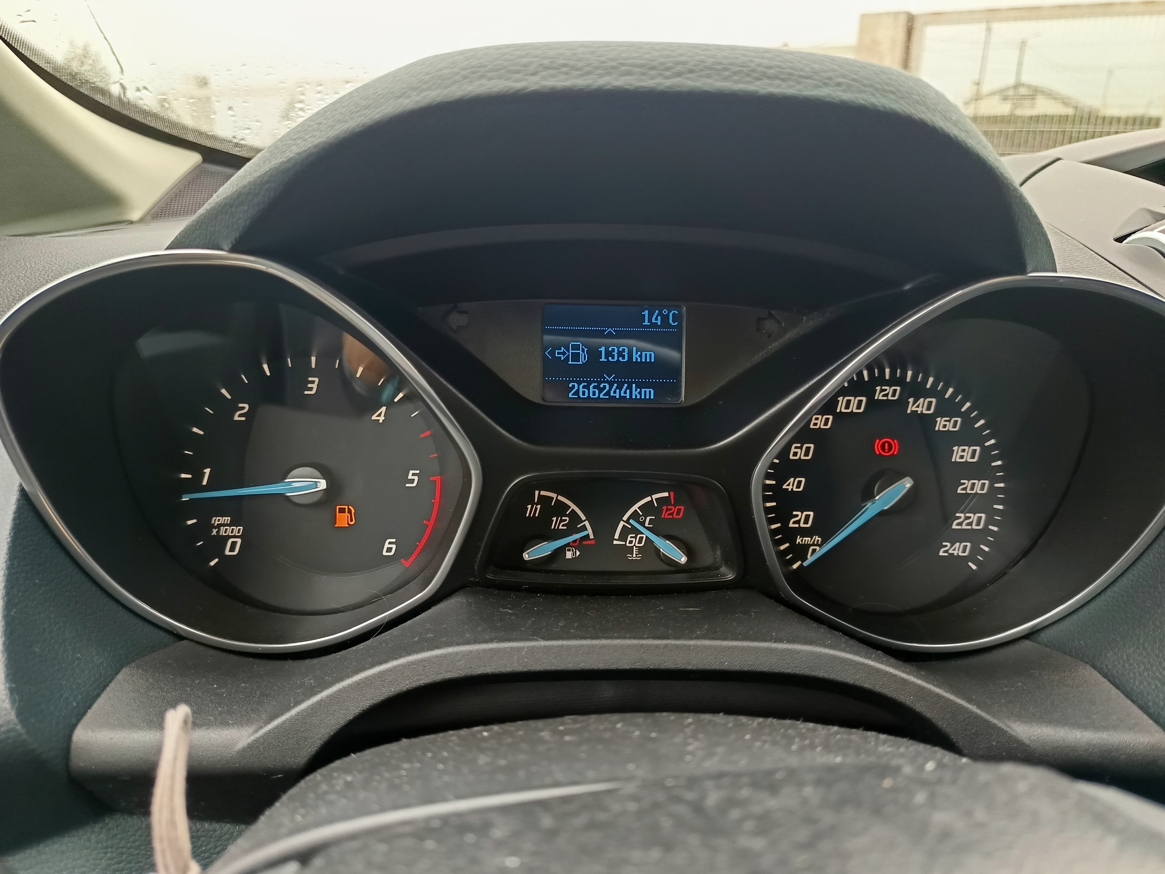 Ford Grand C-Max · Ano 2014 · 7 Lugares — image 37