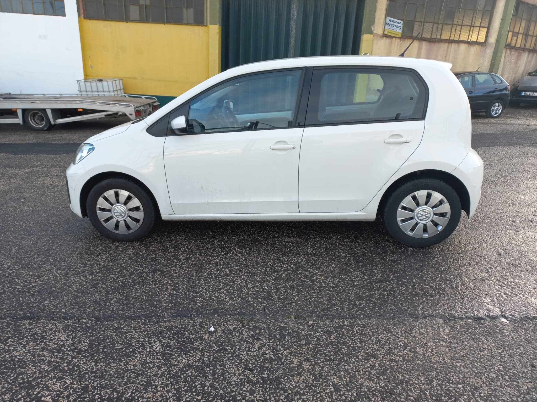 Volkswagen UP · Ano 2017 — image 8