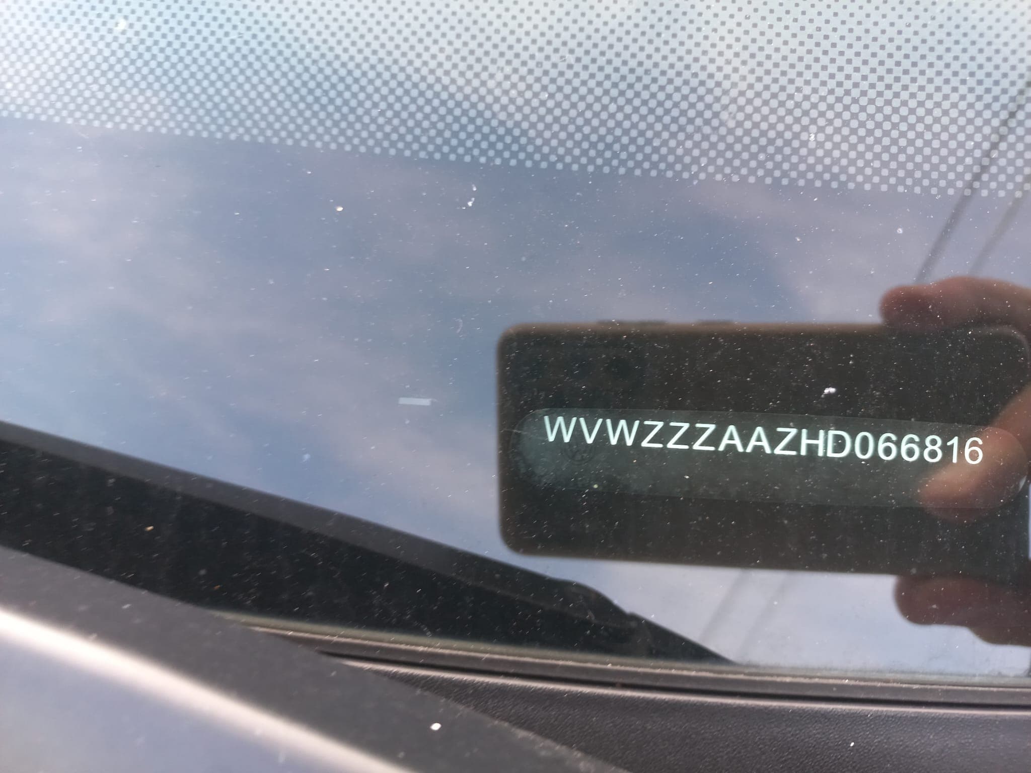 Volkswagen UP · Ano 2017 — image 10