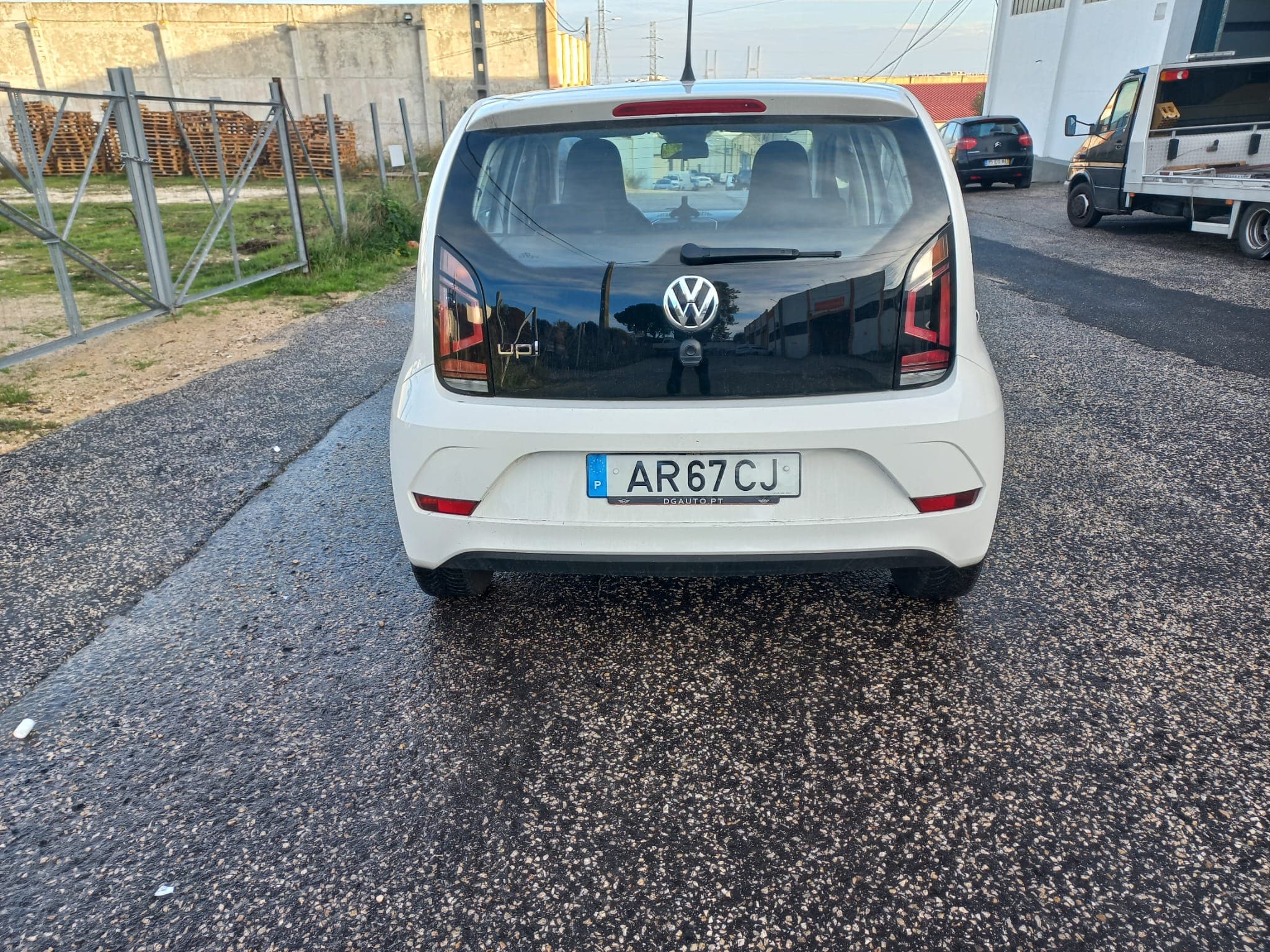 Volkswagen UP · Ano 2017 — image 5