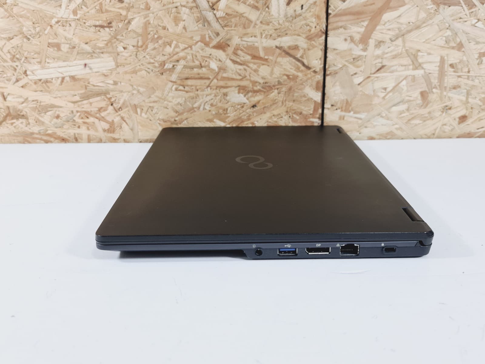Portátil Fujitsu U747 — imagen 5
