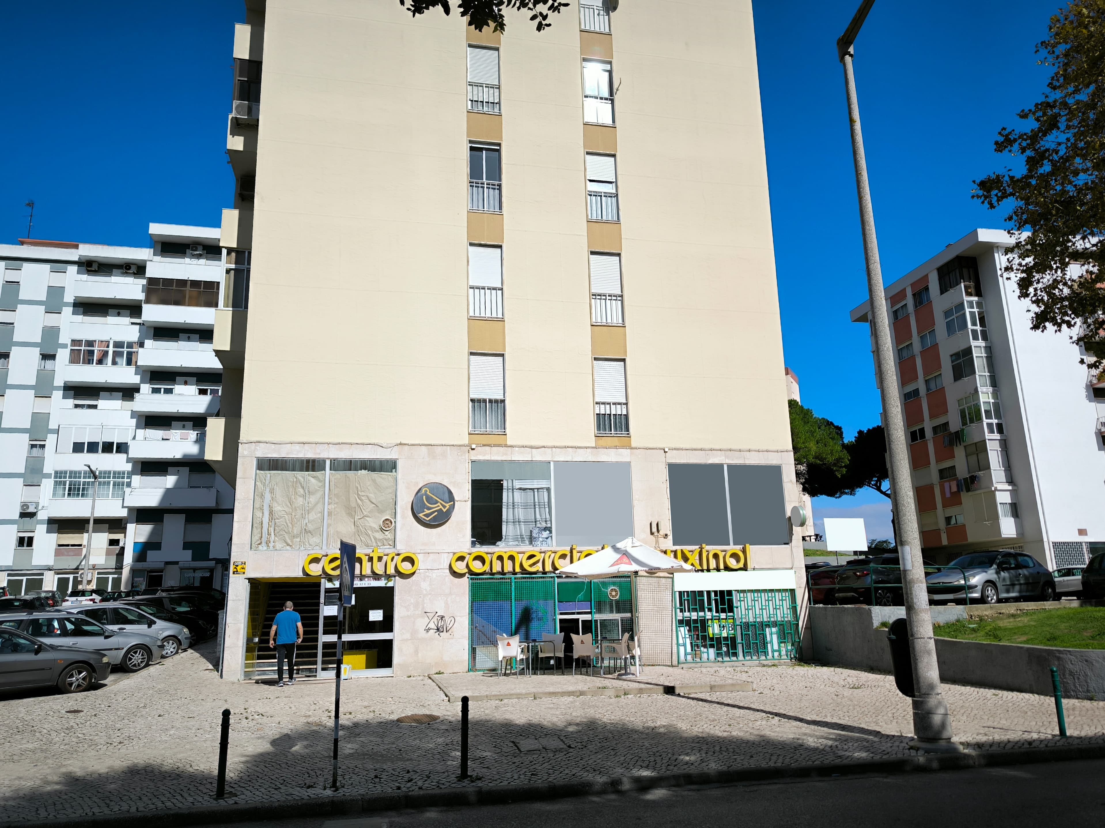 Loja · Corroios, Seixal — imagen 1