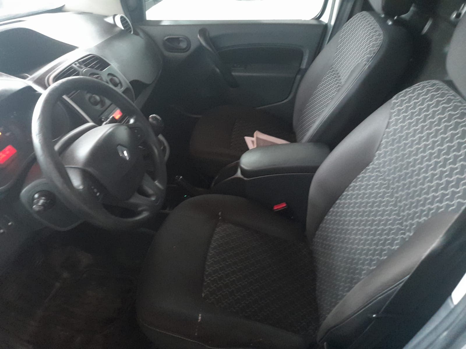 Renault Kangoo · Ano 2018 — imagen 9