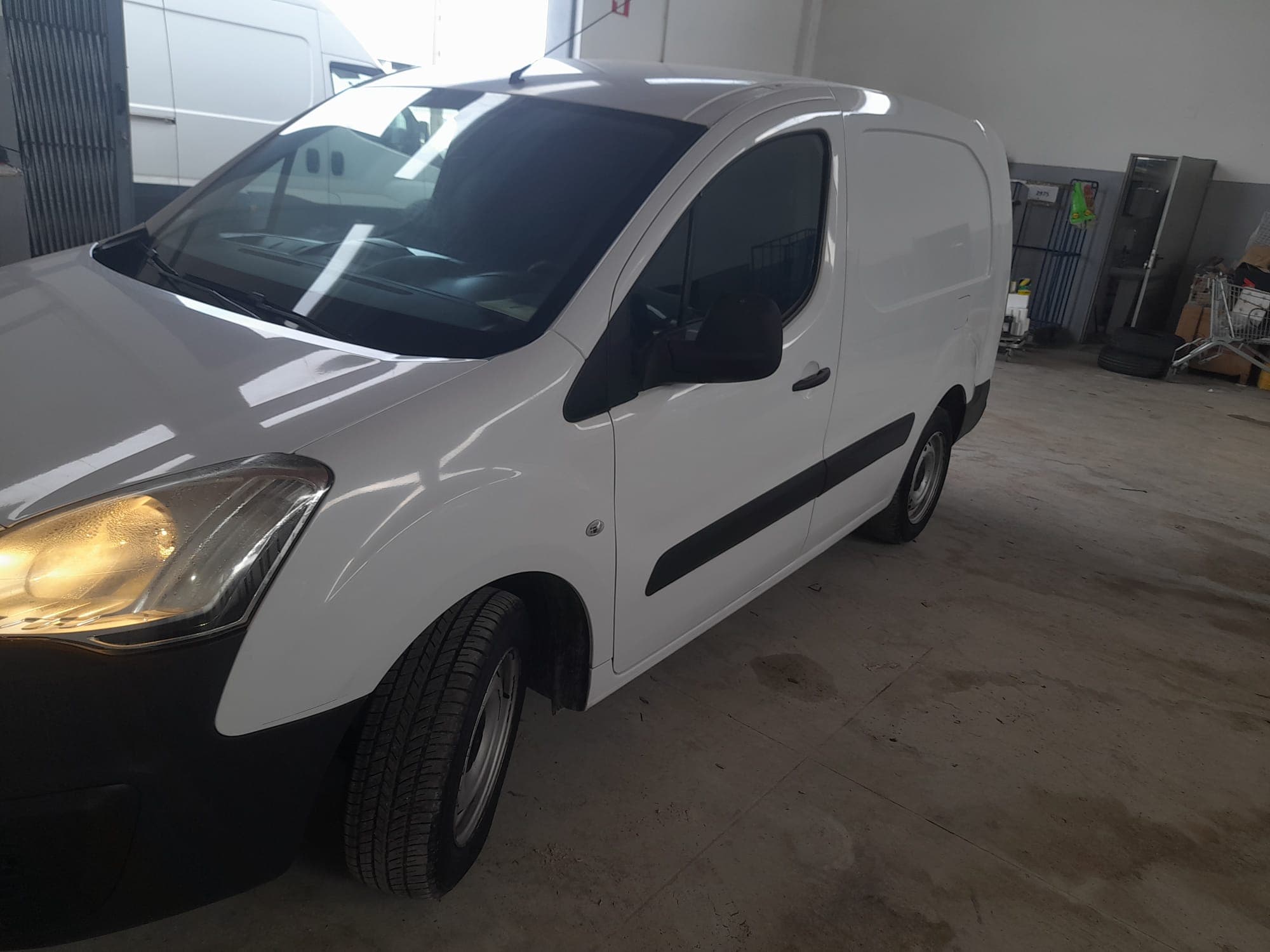 Peugeot Partner · Ano 2018 — imagen 3
