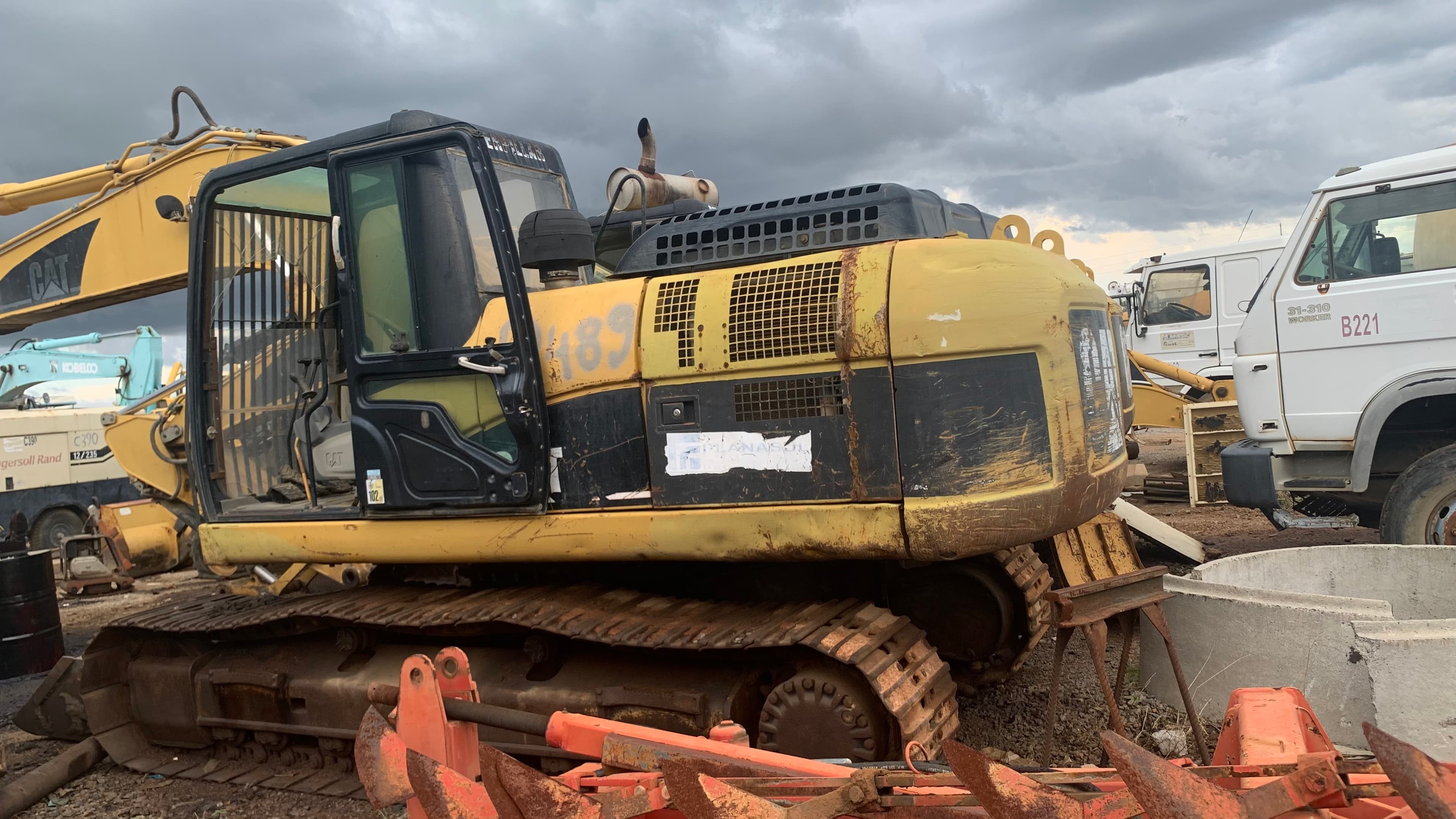 Escavadora CATERPILAR 323 DLN — imagem 3
