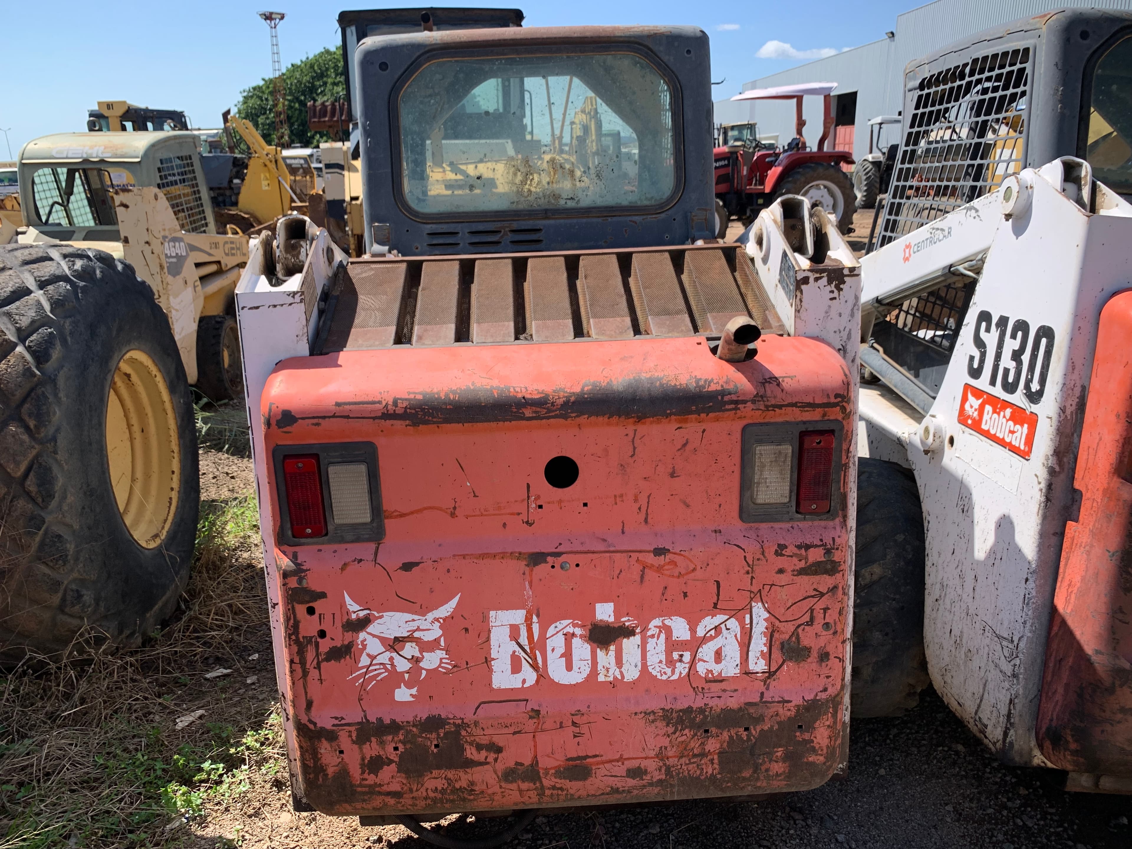 Mini Pá Carregadora Bob Cat S130B — imagen 2