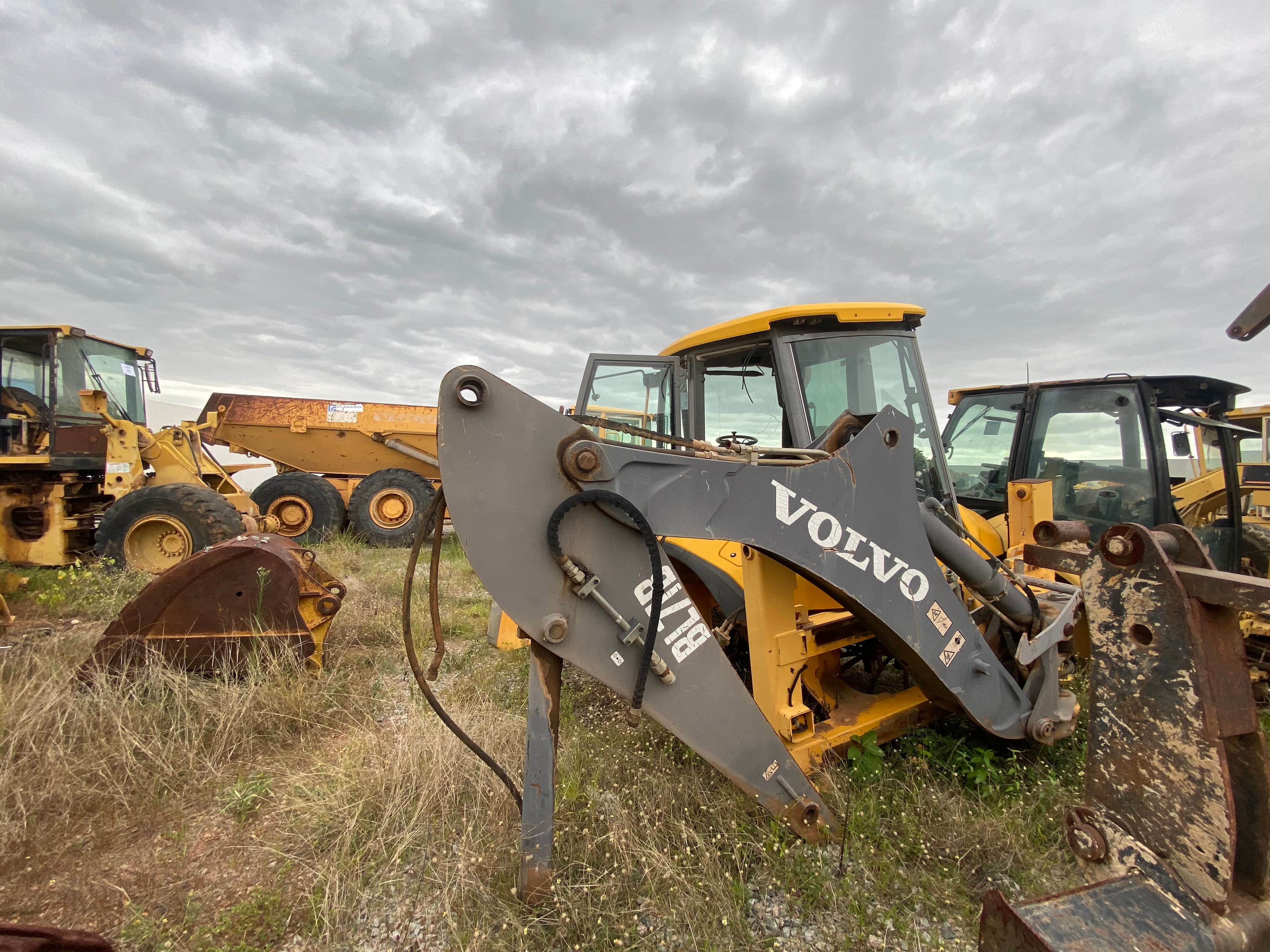 Retroescavadora VOLVO BL71B — imagen 4