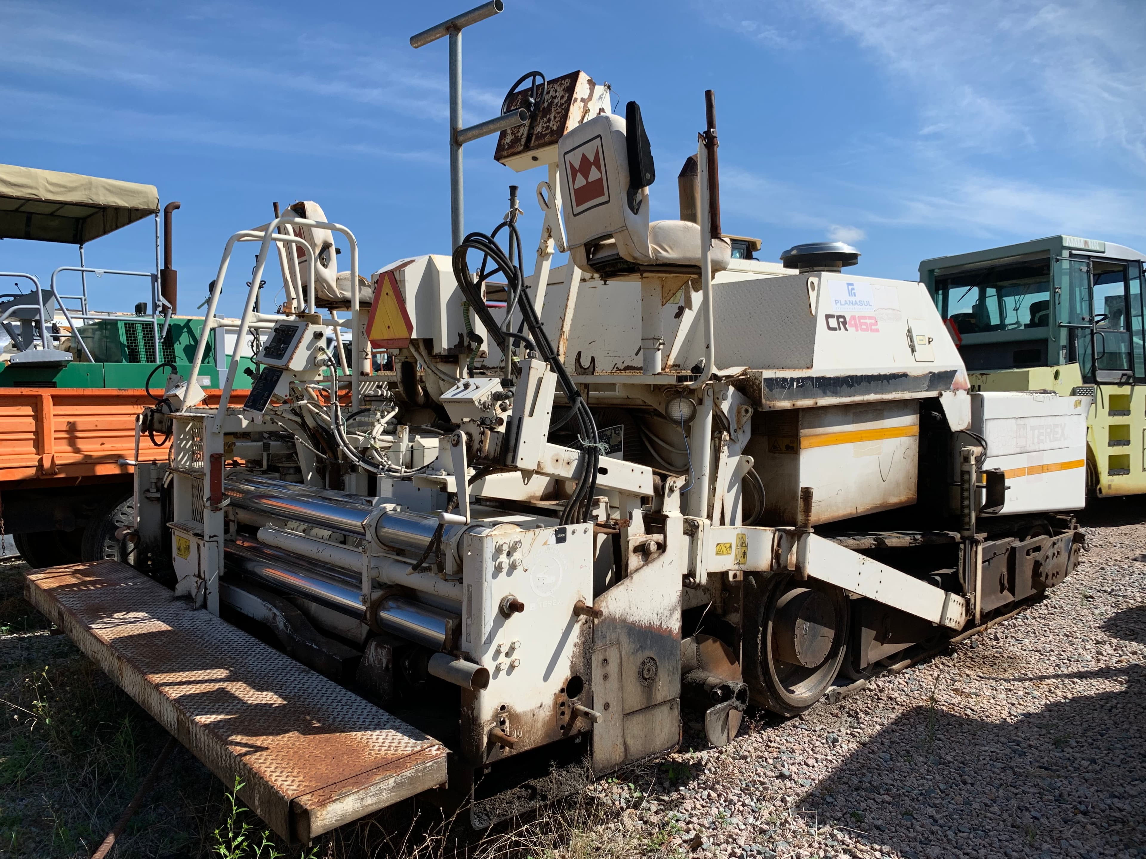 Espalhadora de Asfalto TEREX CR462 — imagen 2