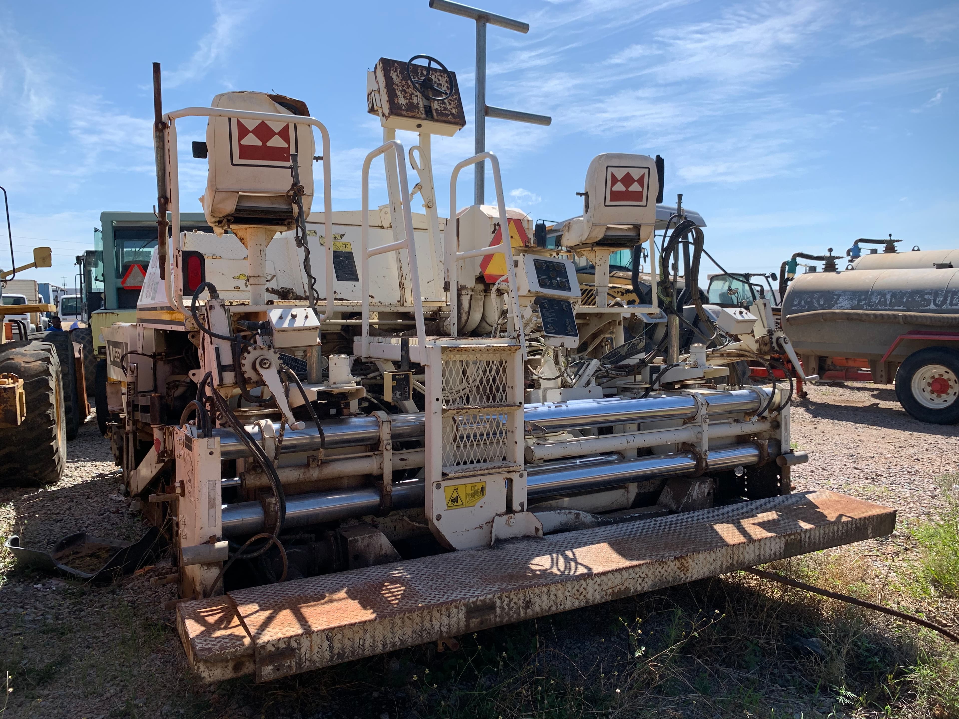 Espalhadora de Asfalto TEREX CR462 — imagen 3
