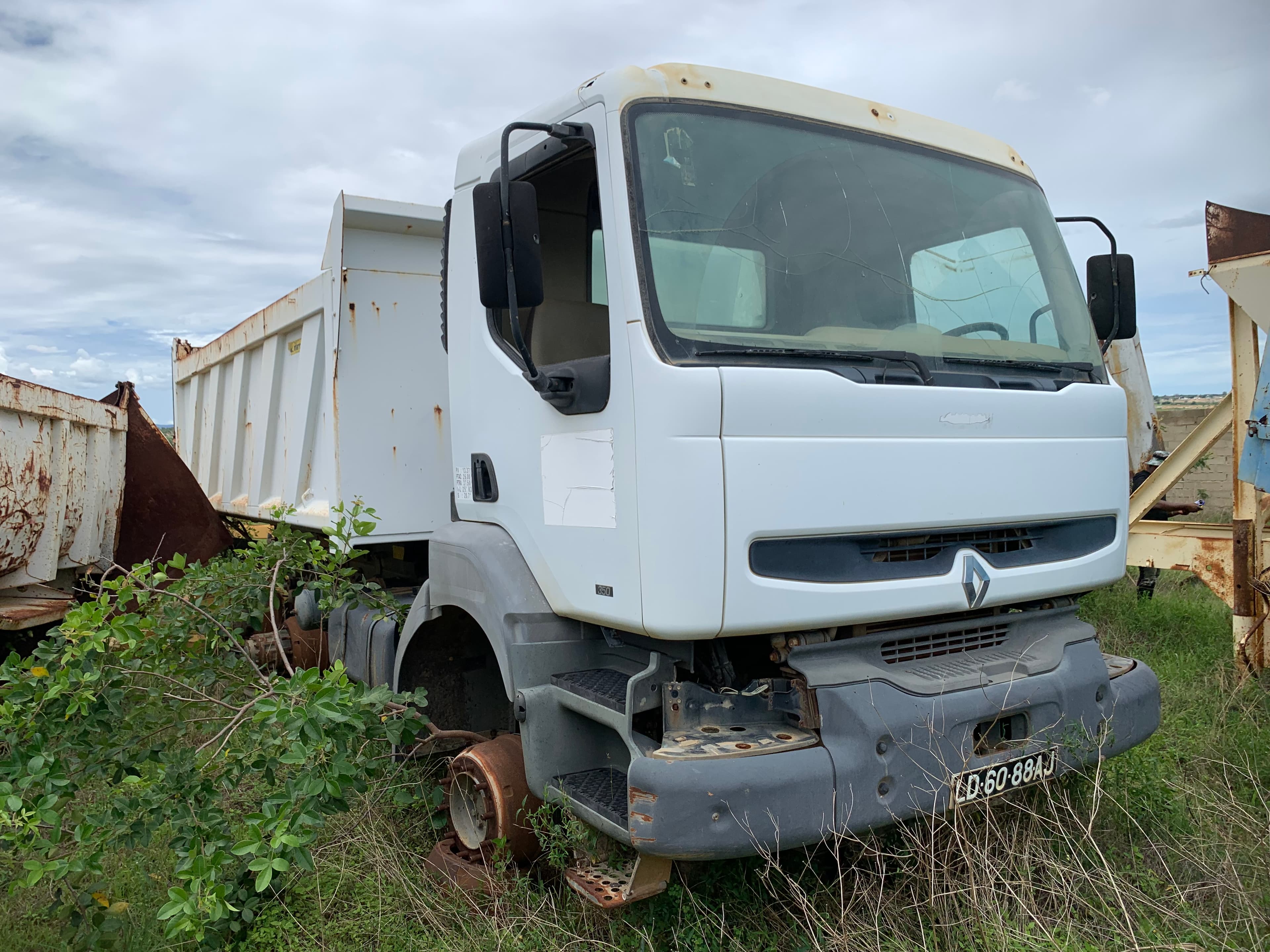 Camião Basculante RENAULT 350.4 Kerax