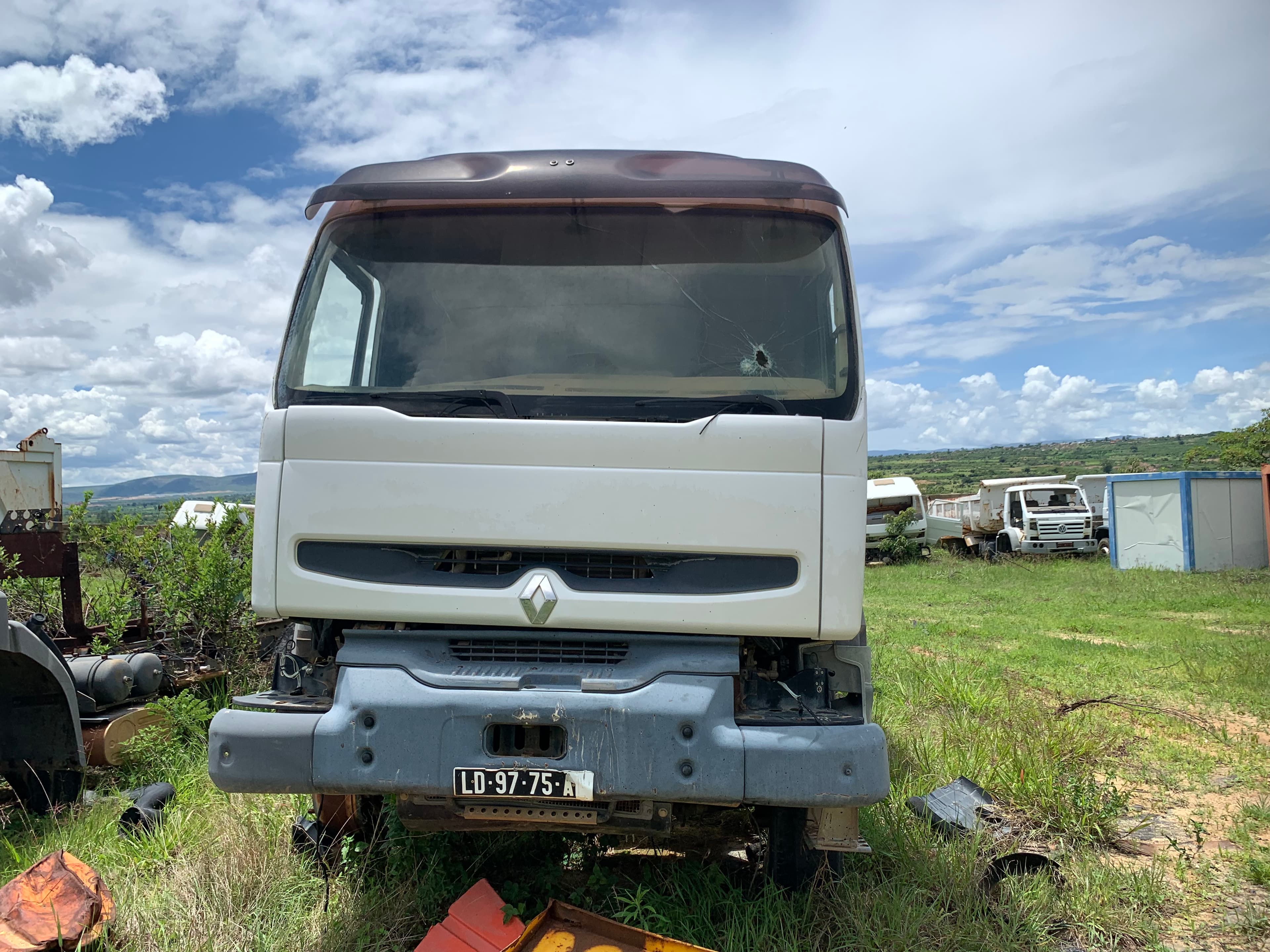 Camião Basculante RENAULT 350.4 Kerax (9) — image 2