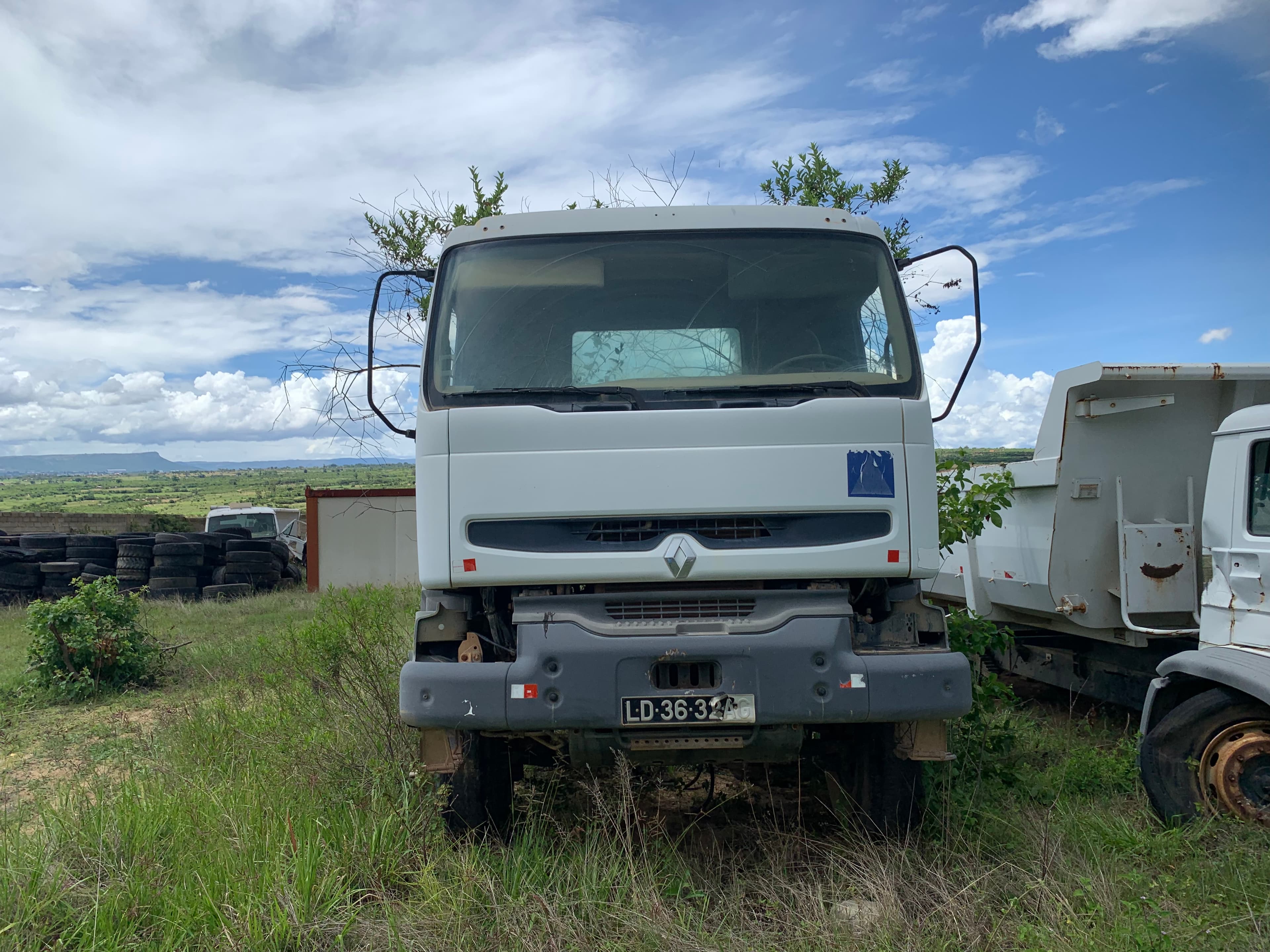 Camión Tractor (Cavalo Mecánico) RENAULT — imagen 4