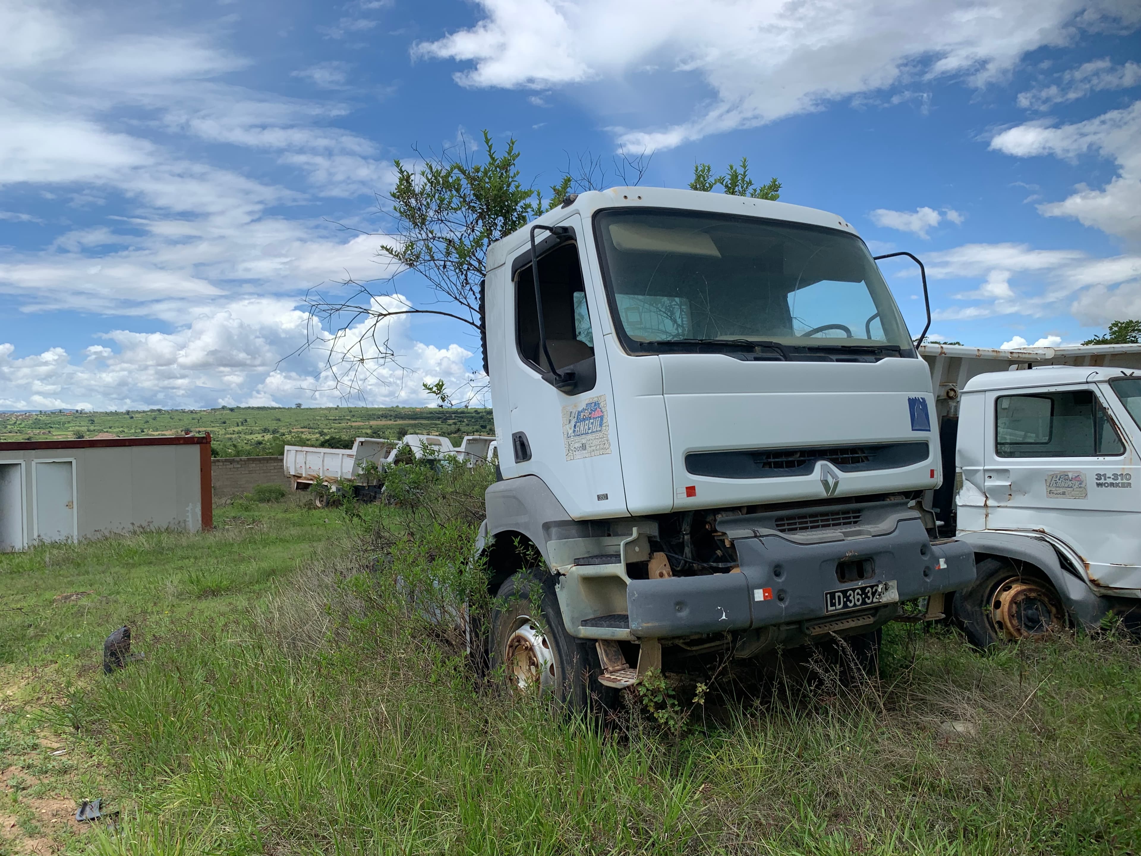 Camión Tractor (Cavalo Mecánico) RENAULT — imagen 3