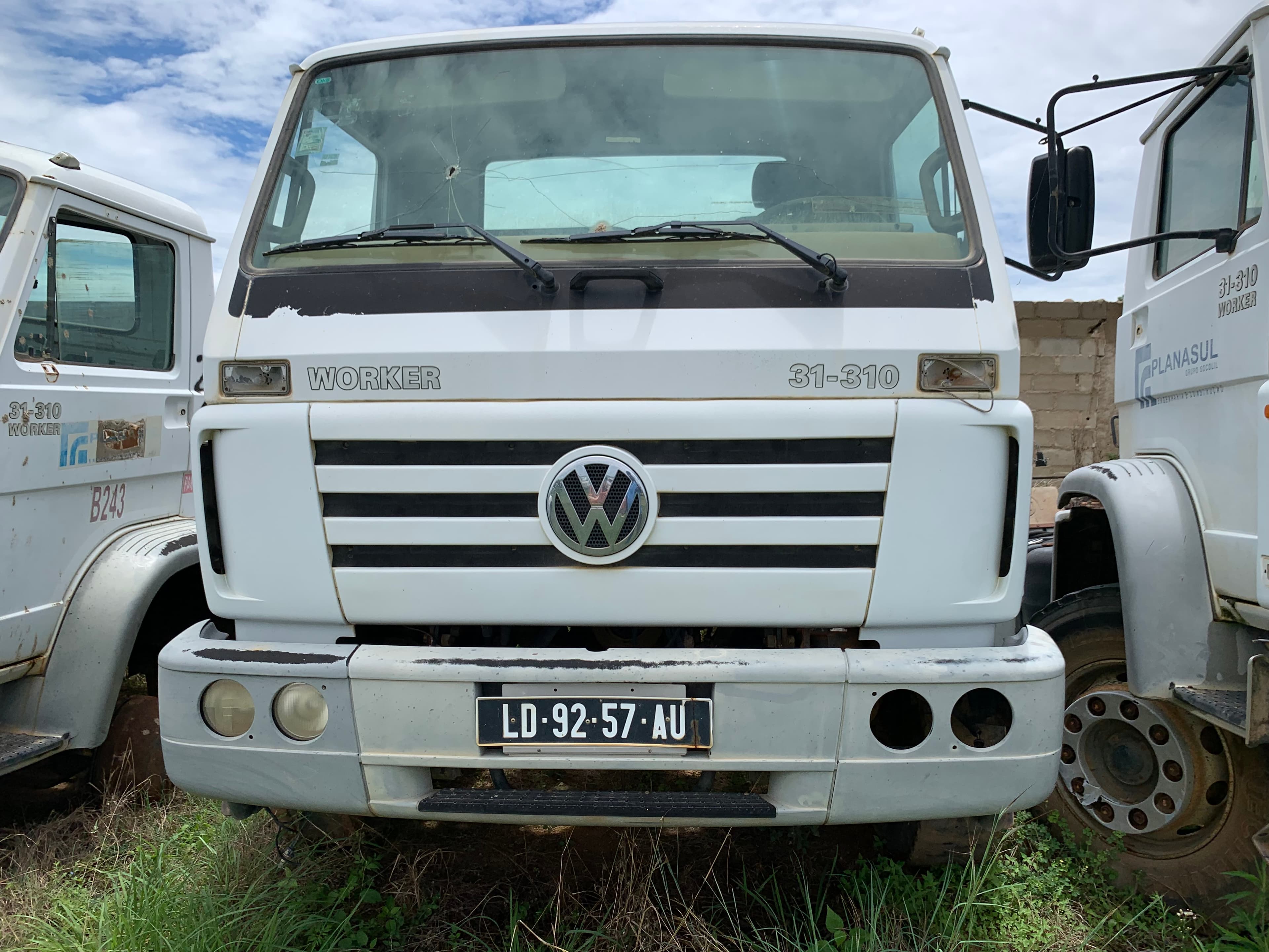 Camião Trator (Cavalo Mecânico) VOLKSWAGEM Worker 31-310