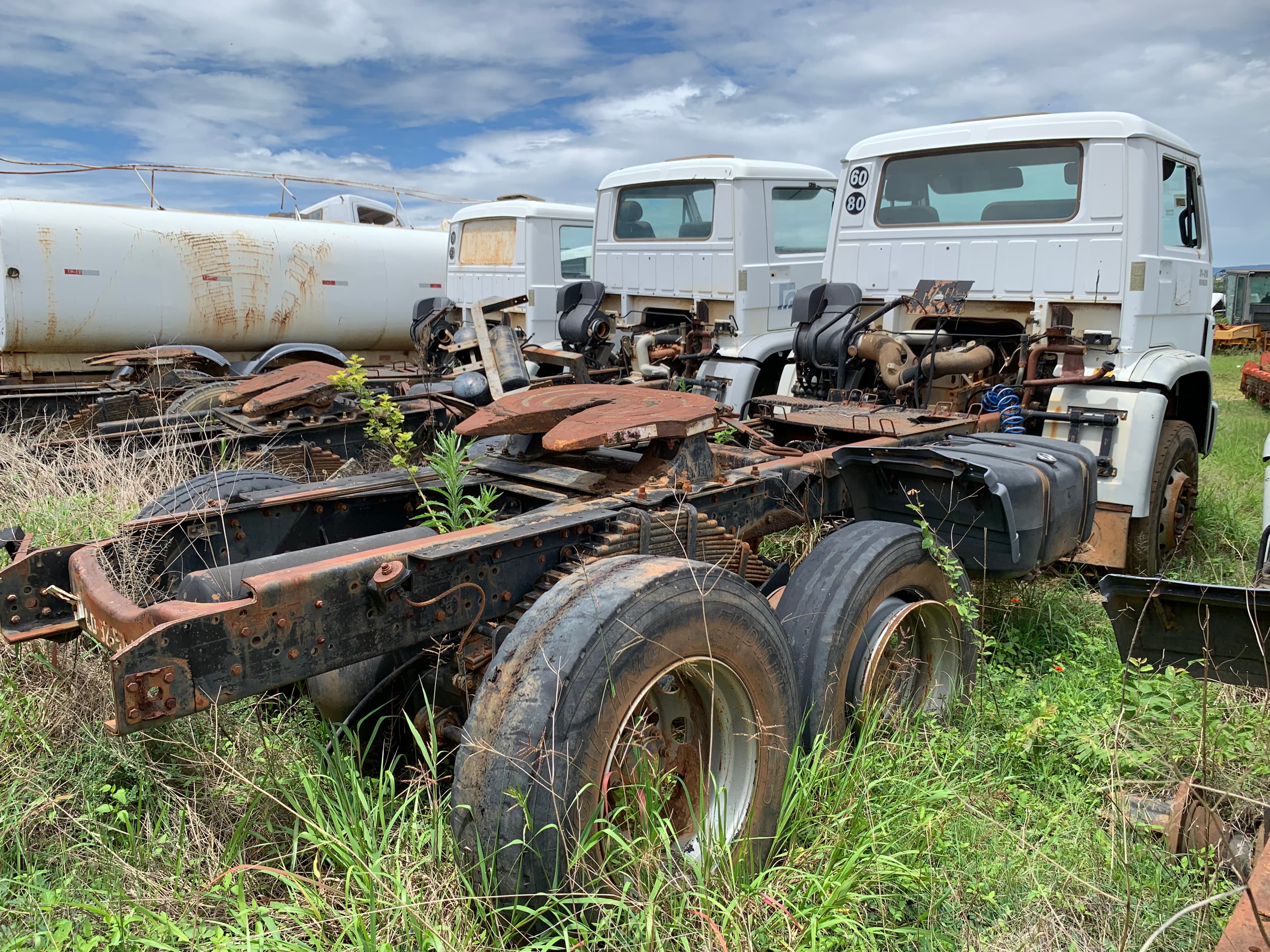 Camión Tractor (Cavalo Mecánico) VOLKSWAGEN Worker 31-310 — imagen 2