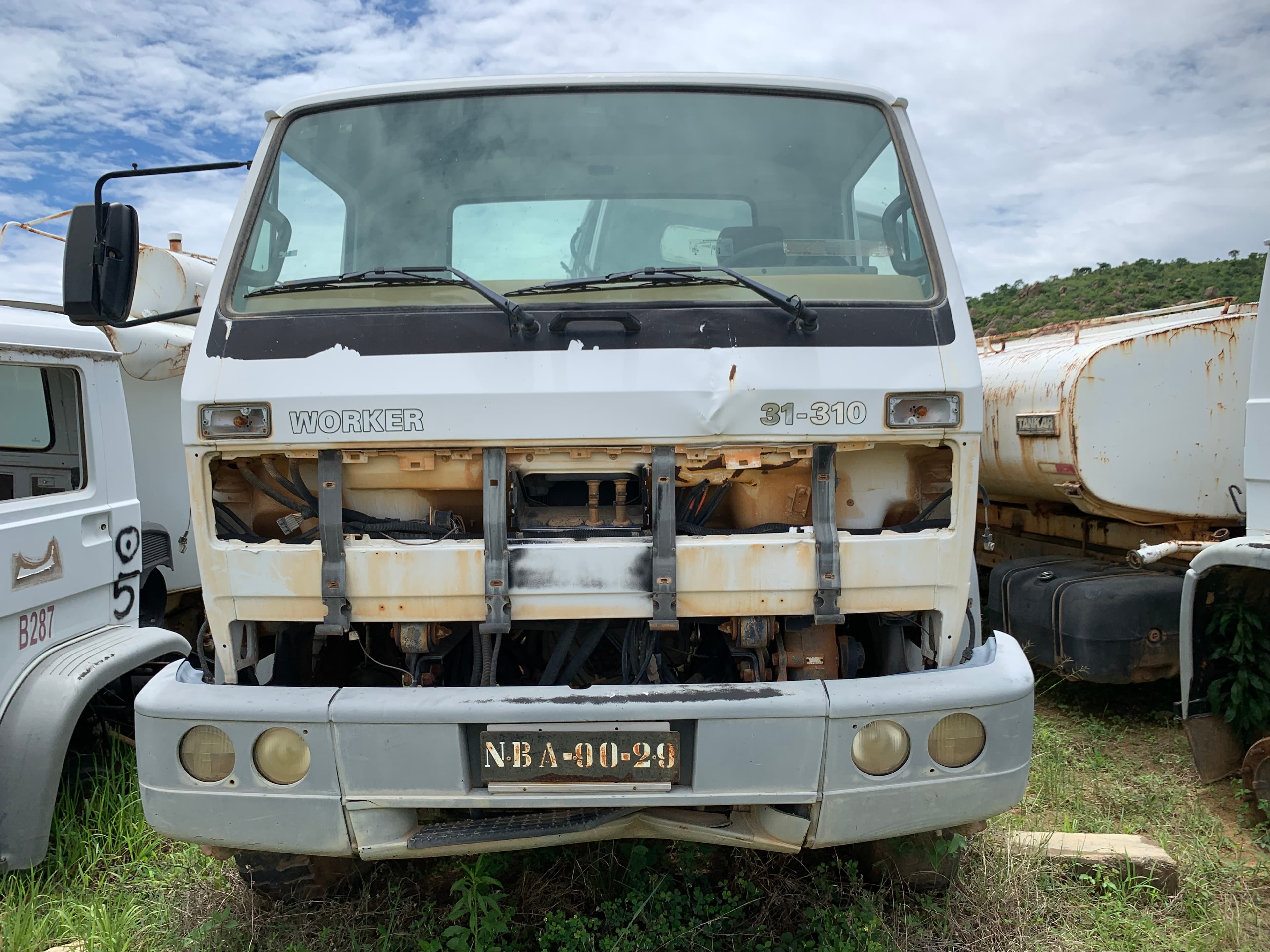 Tipper Truck VOLKSWAGEN Worker 31-310 — image 2