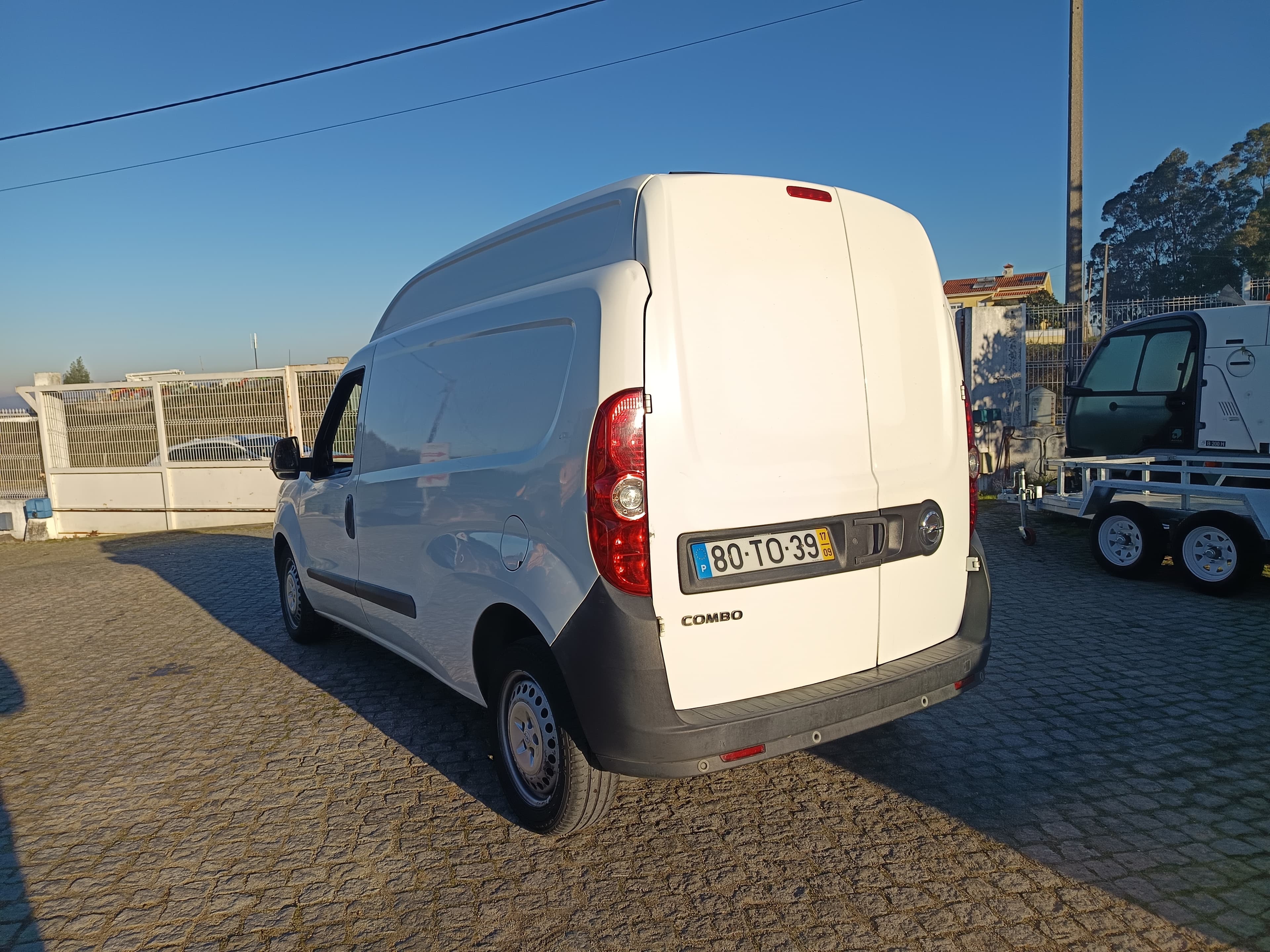 Opel Combo · Ano 2017 — image 6