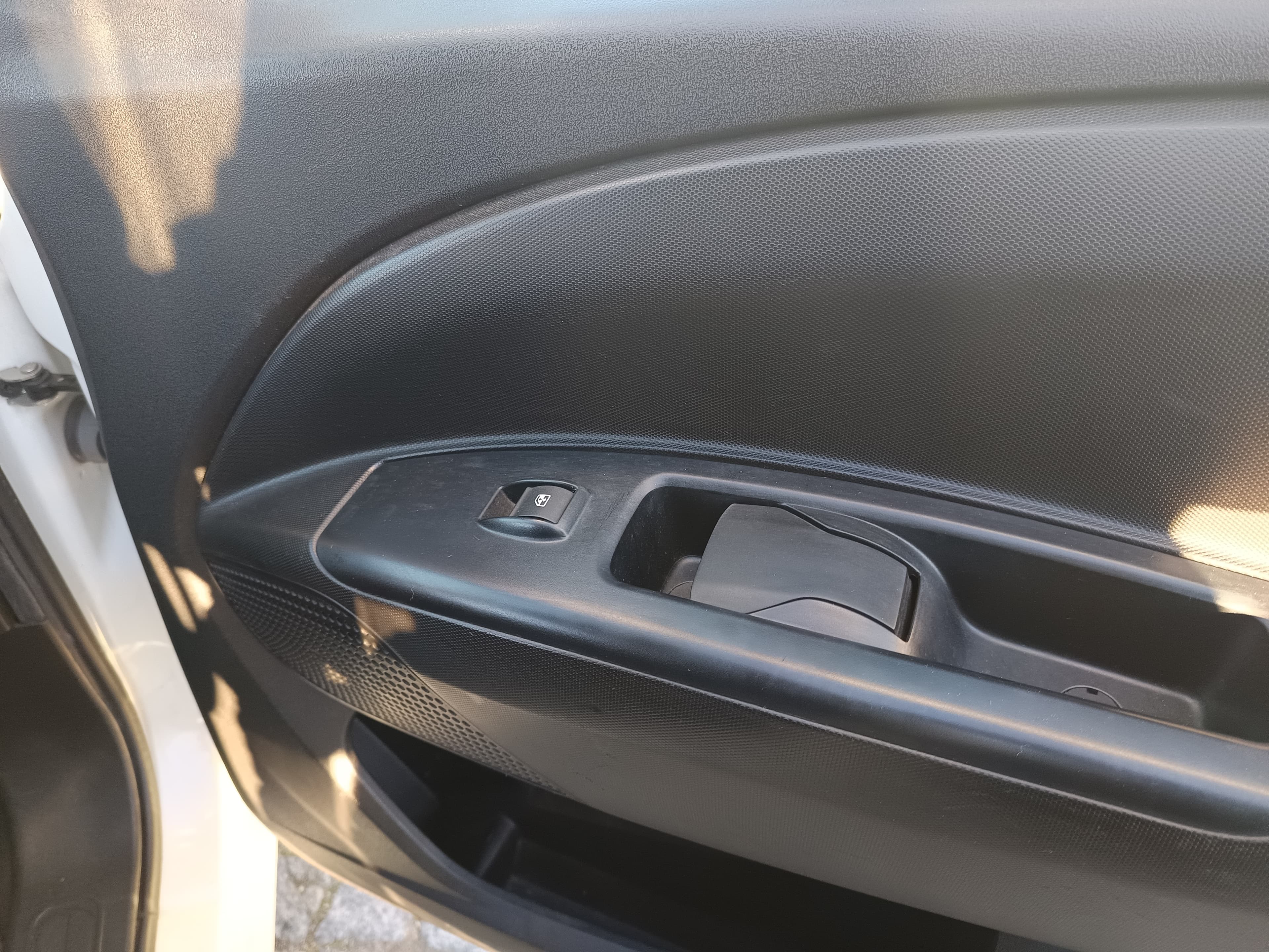 Opel Combo · Ano 2017 — image 28