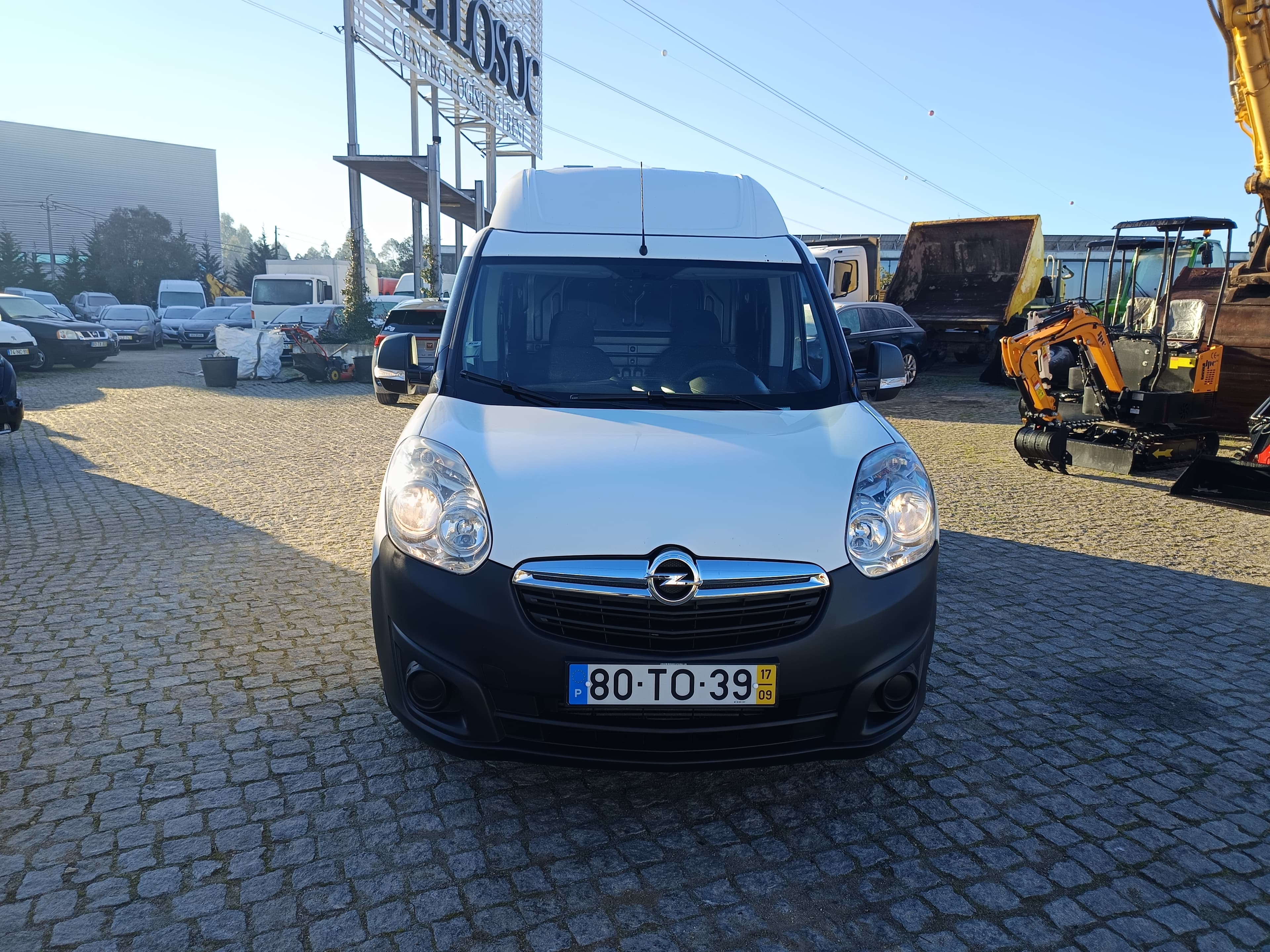 Opel Combo · Ano 2017 — image 2