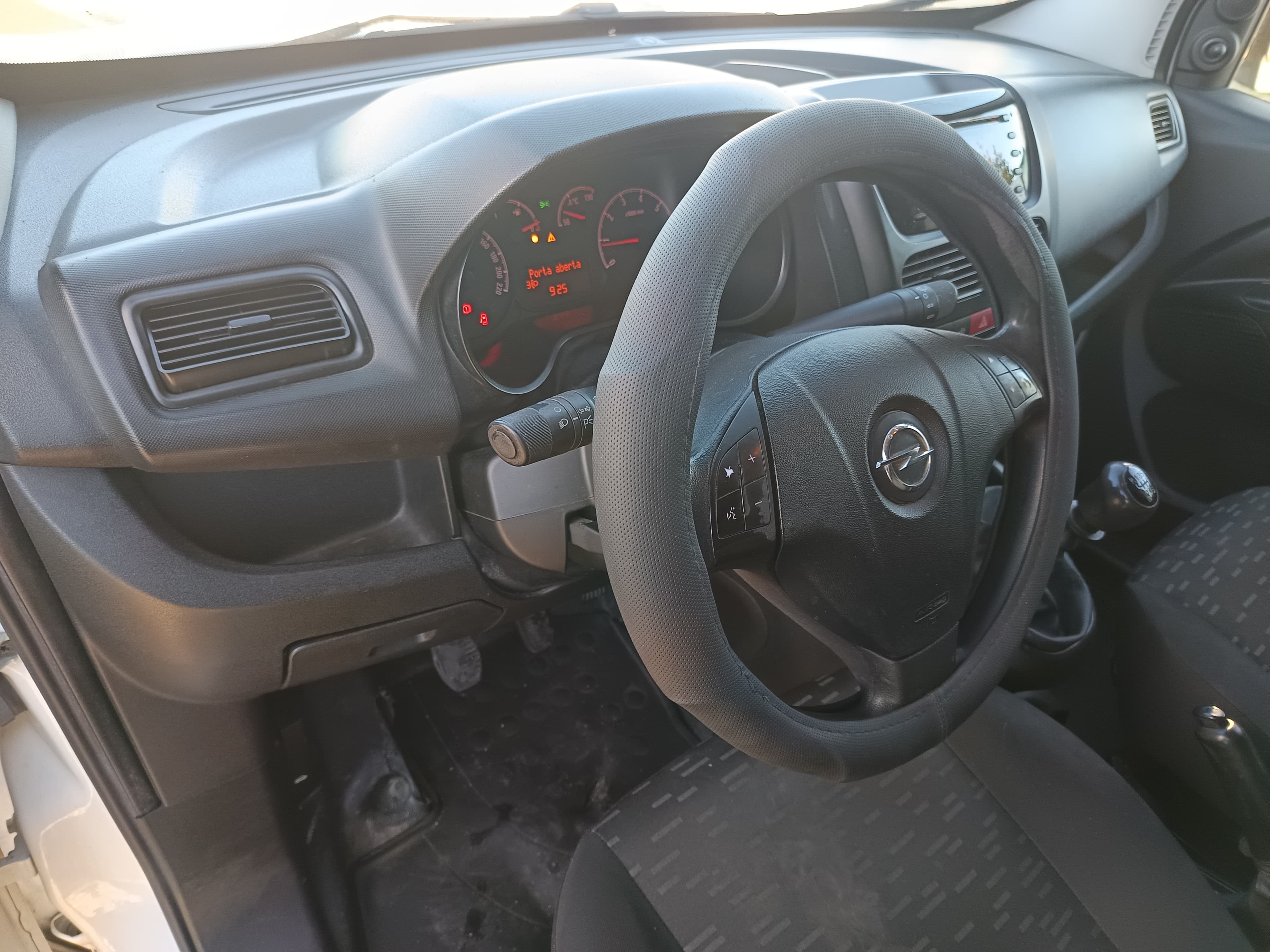 Opel Combo · Ano 2017 — image 39