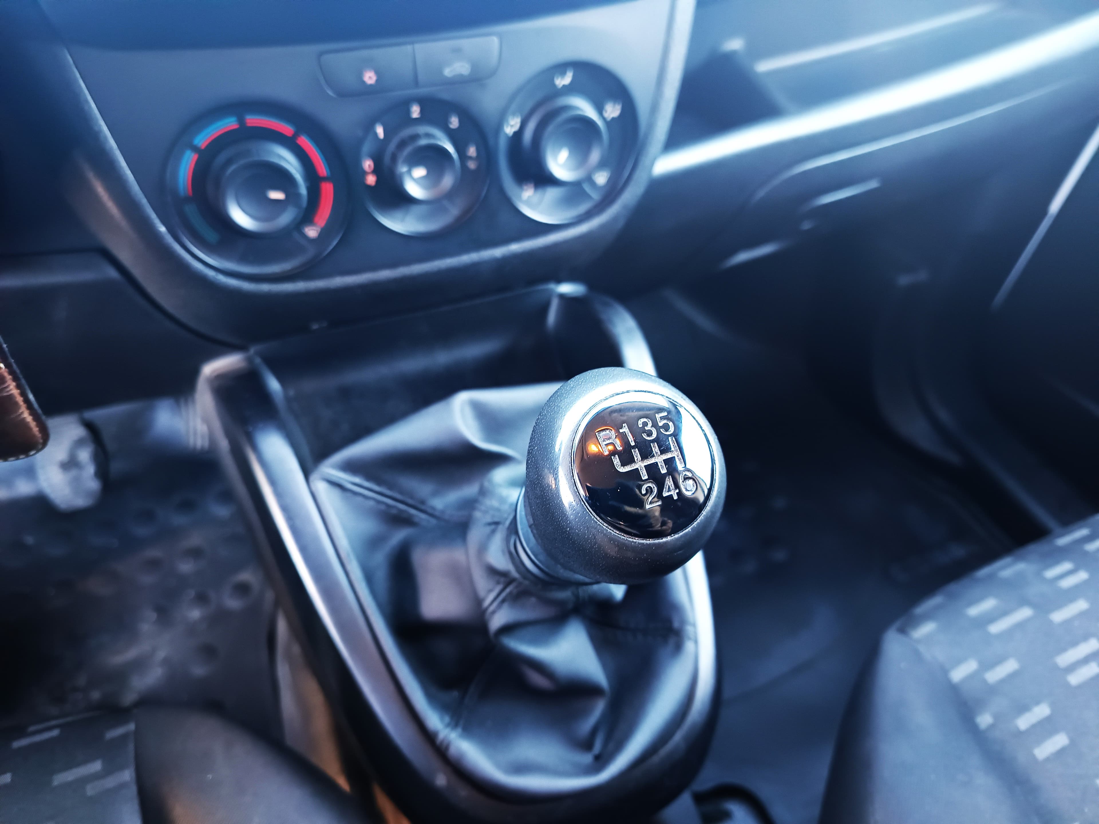 Opel Combo · Ano 2017 — image 45