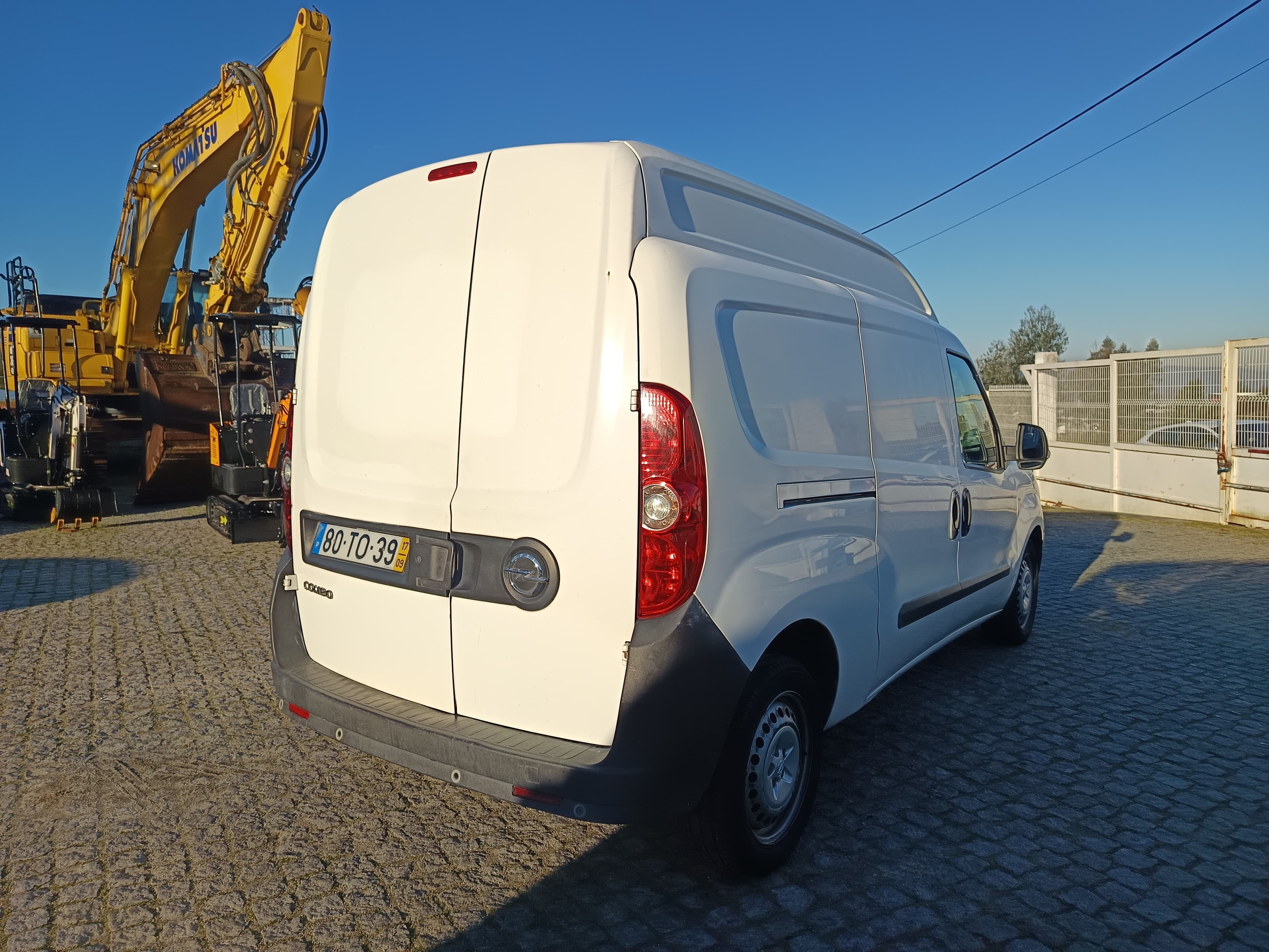 Opel Combo · Ano 2017 — image 4