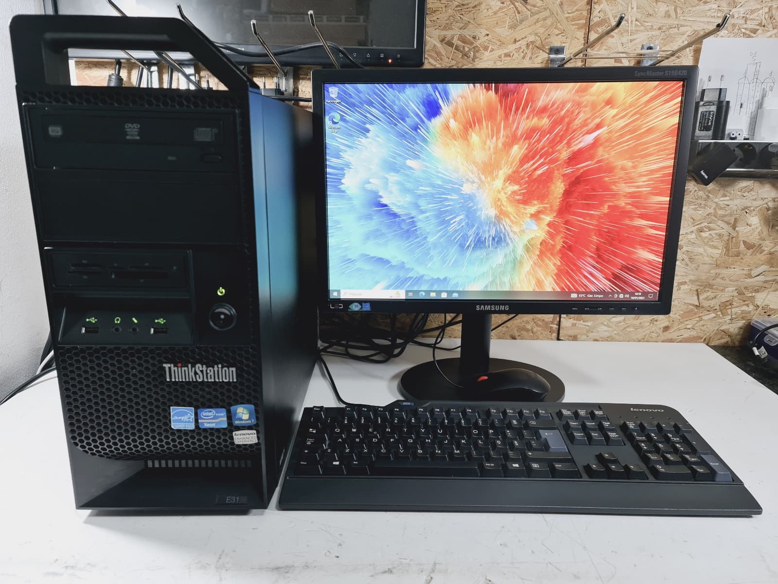 Computador Lenovo Workstation — image 1