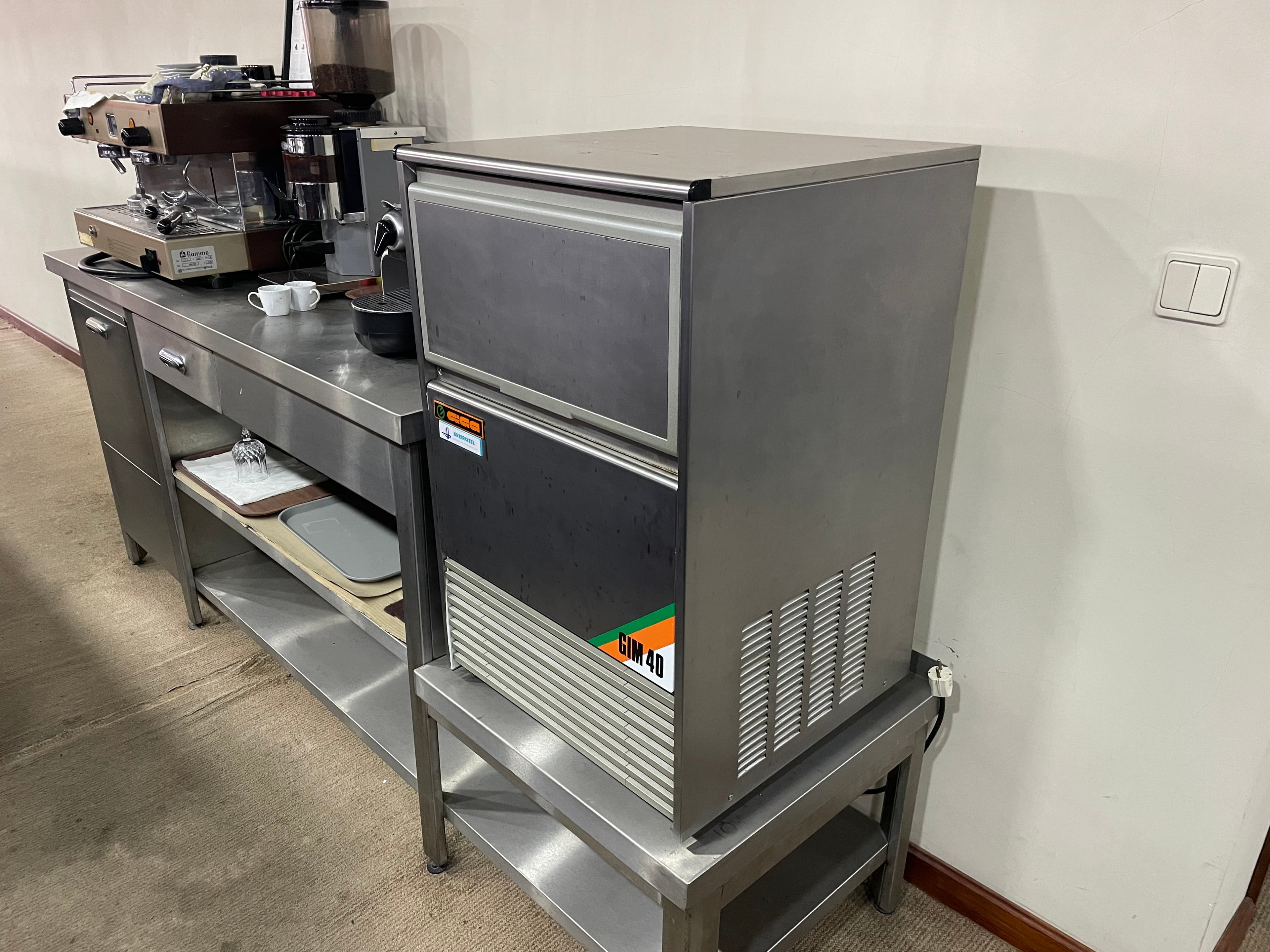 Máquina de fazer gelo — image 1