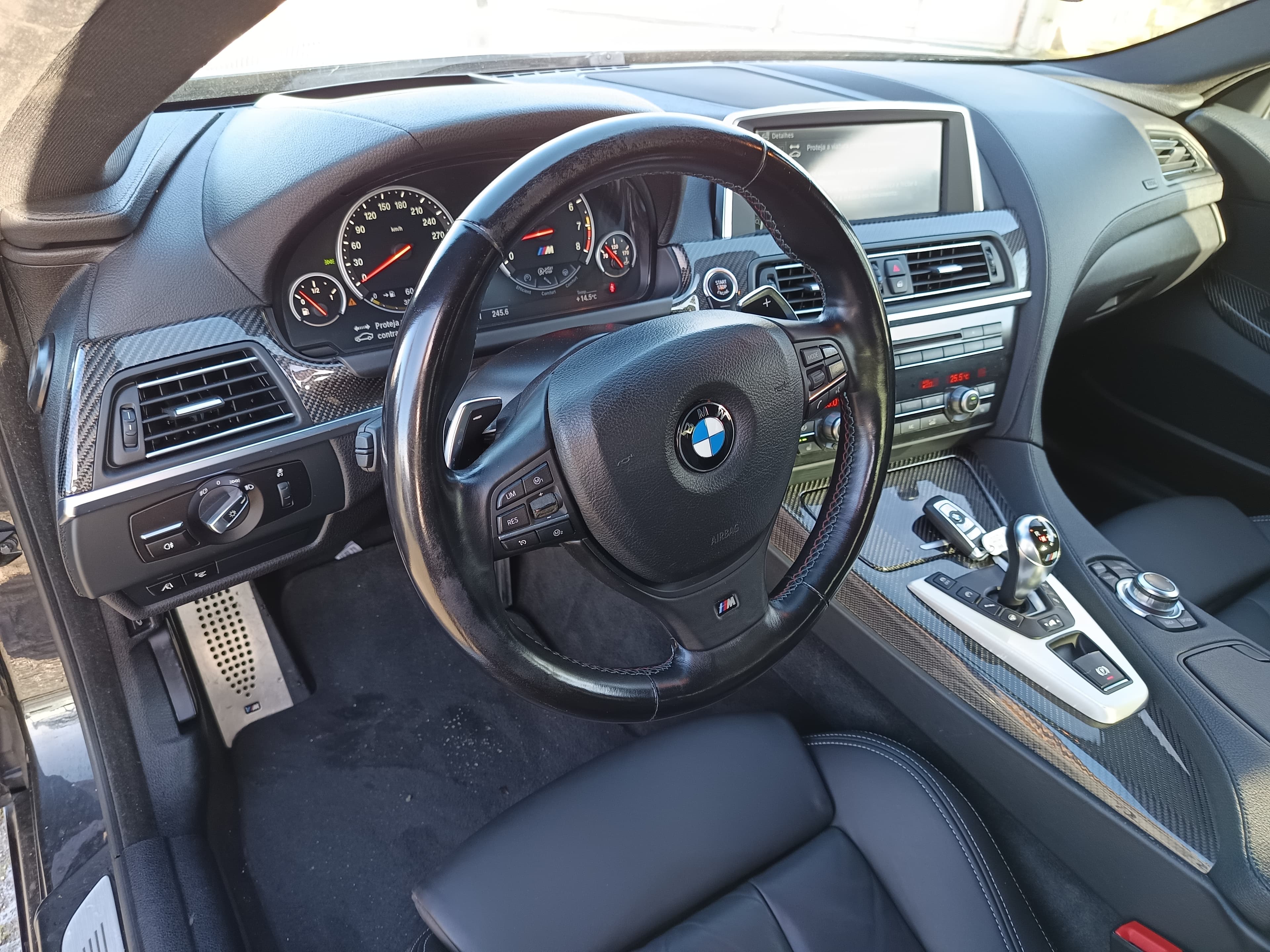 BMW M6 · Ano 2012 — image 32