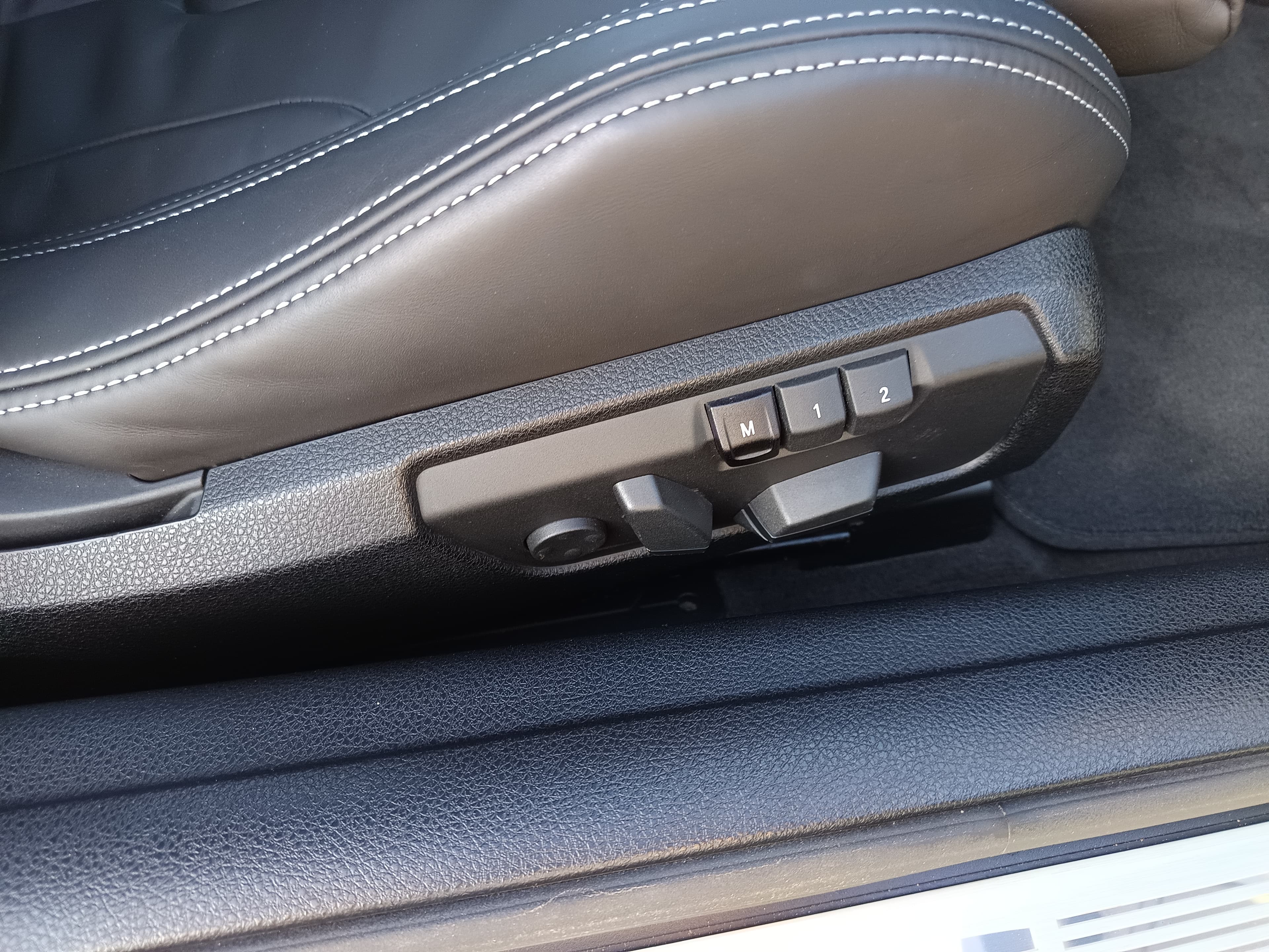 BMW M6 · Ano 2012 — image 25