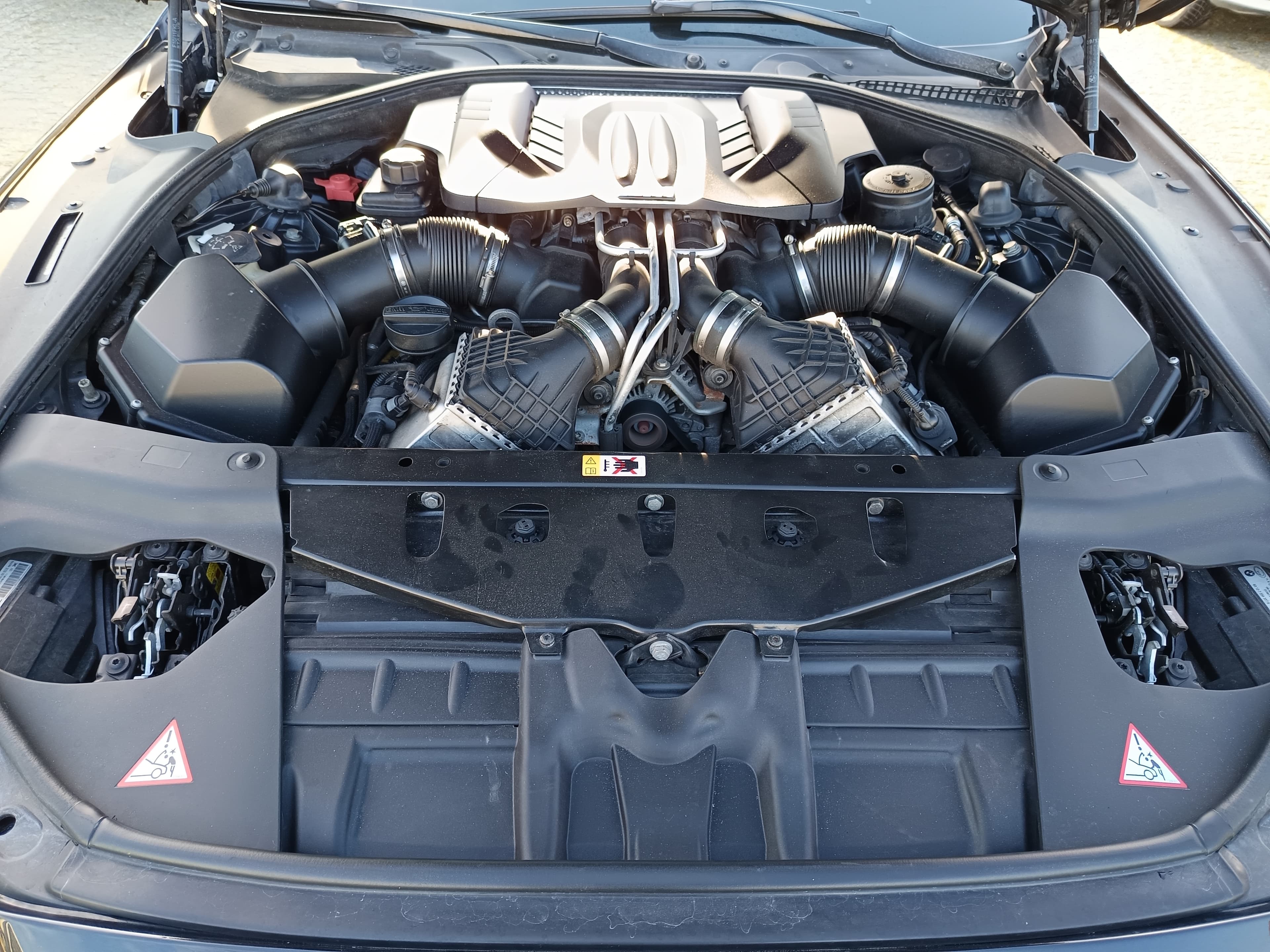BMW M6 · Ano 2012 — image 16