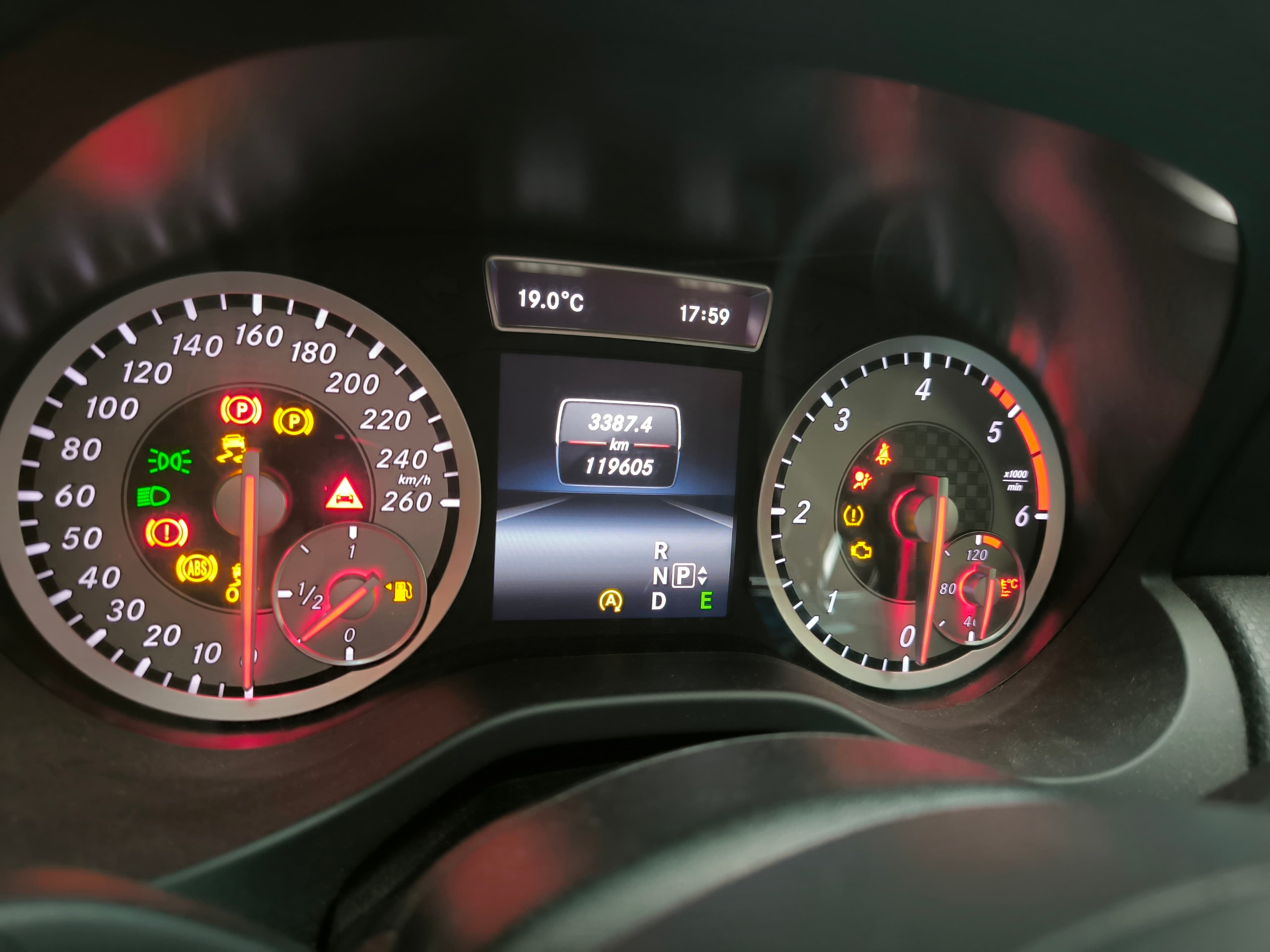 Mercedes-Benz A 180 CDI 1.5 · Ano 2015 — imagen 13