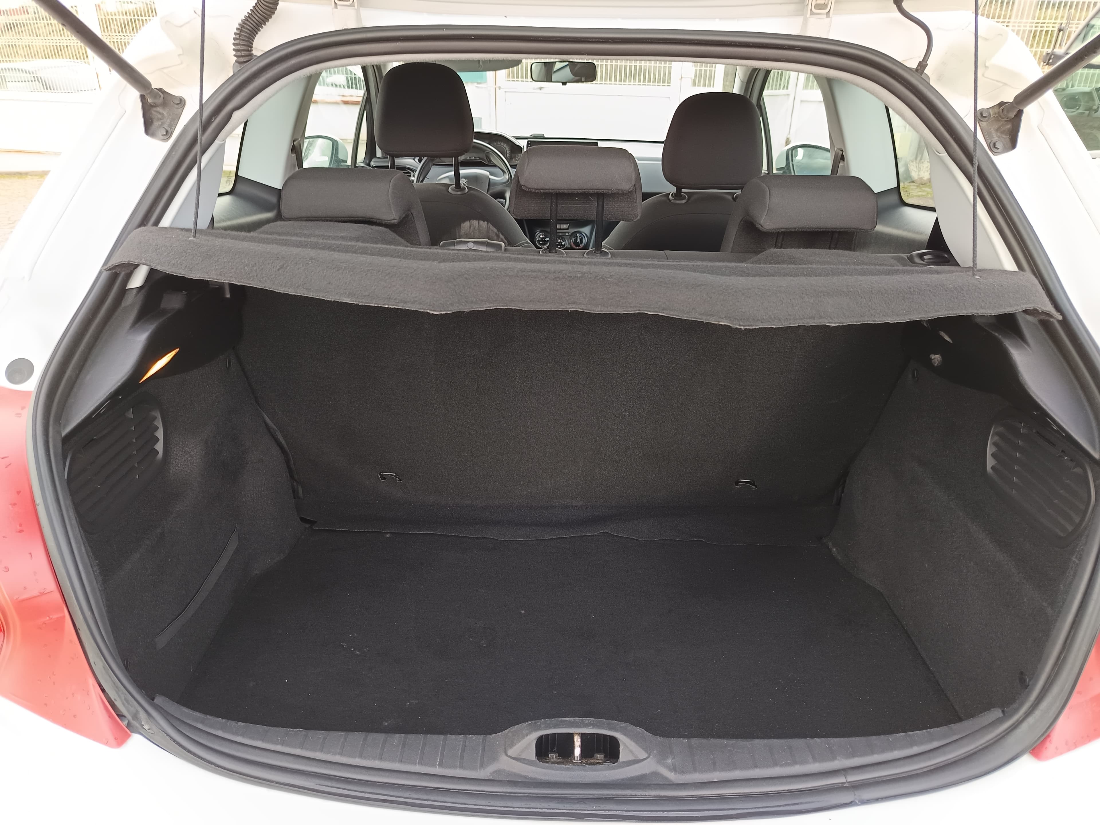 Peugeot 208 · Ano 2012 — image 14