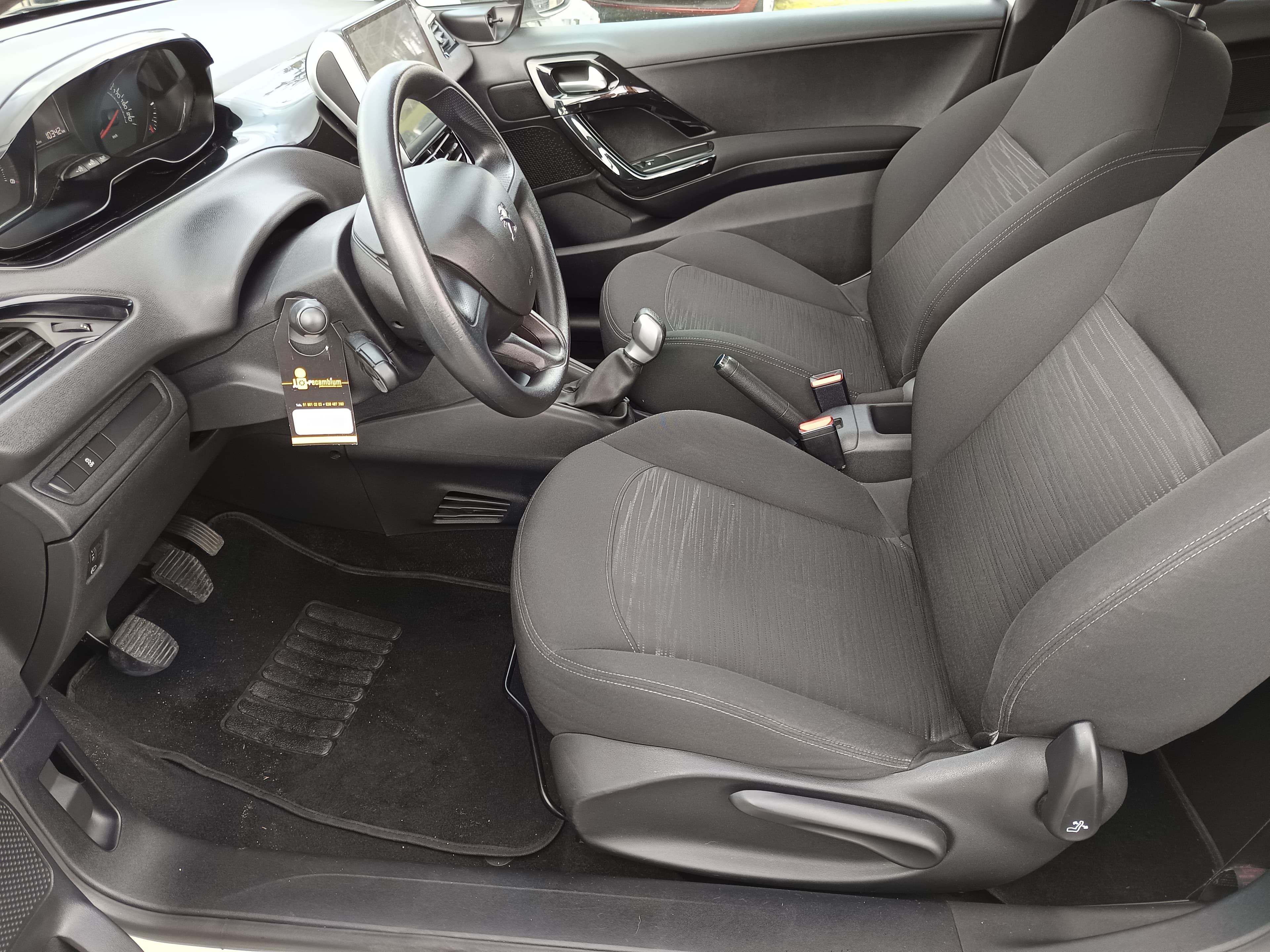 Peugeot 208 · Ano 2012 — image 21