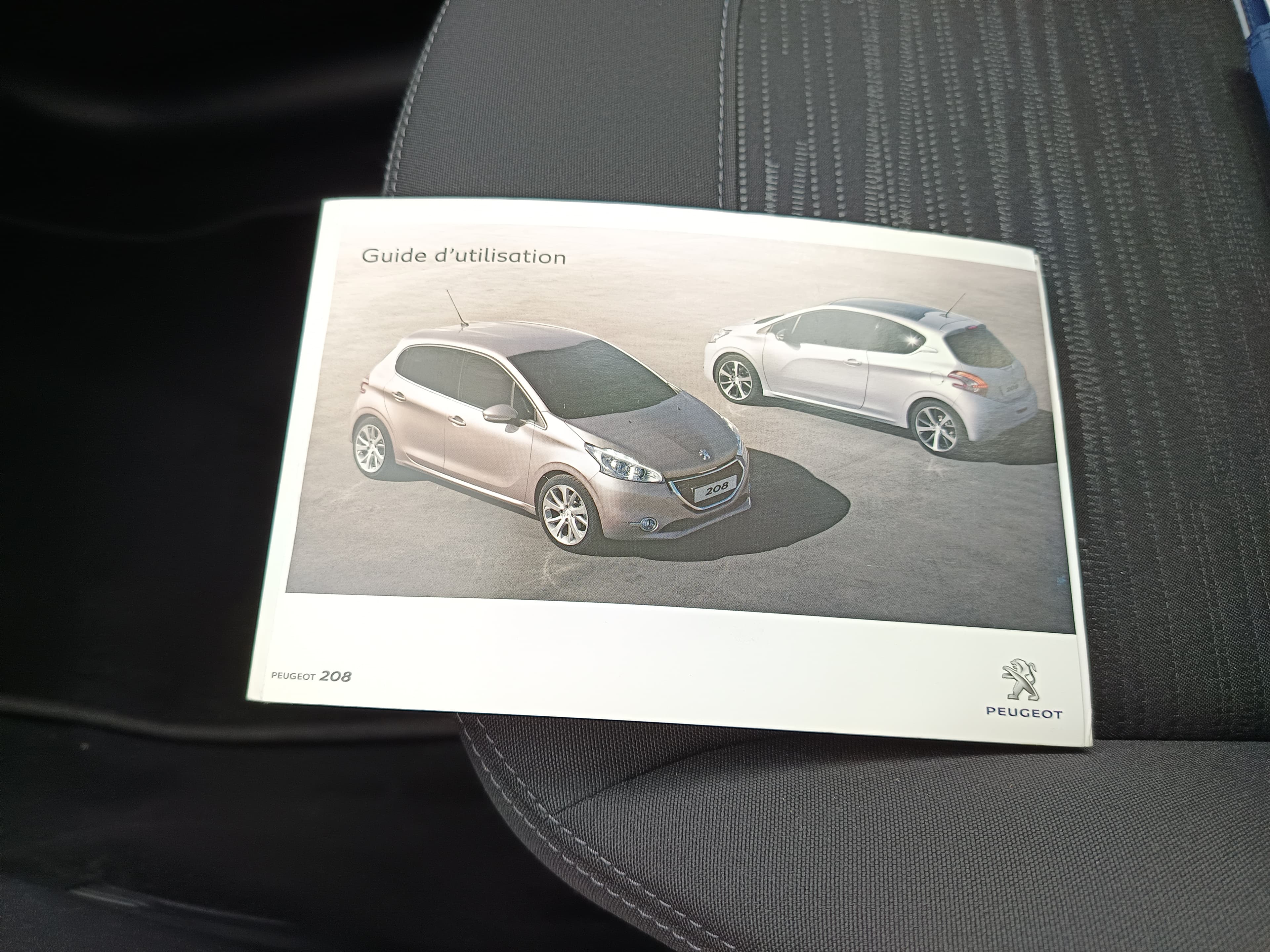 Peugeot 208 · Ano 2012 — image 32