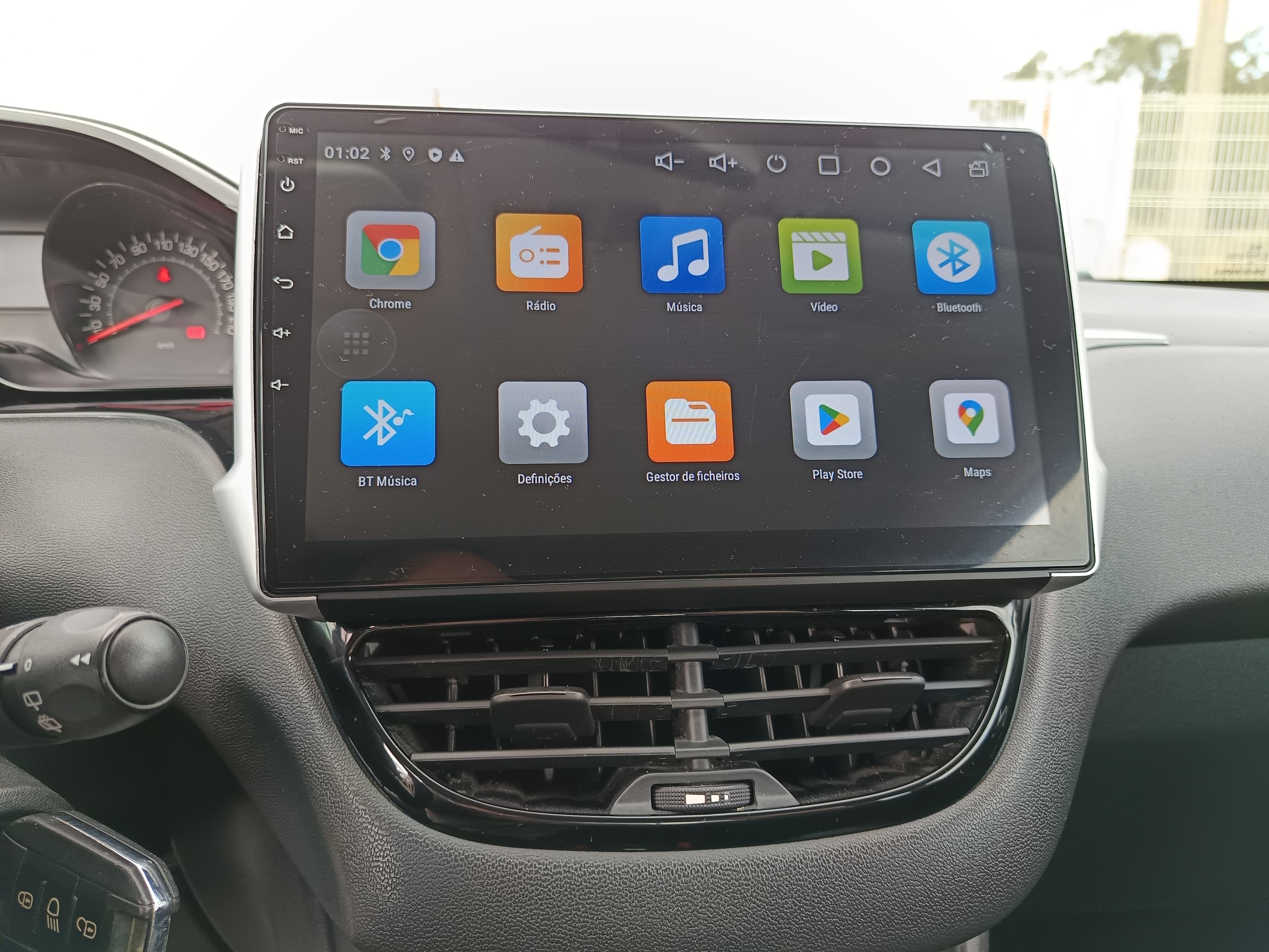 Peugeot 208 · Ano 2012 — image 34