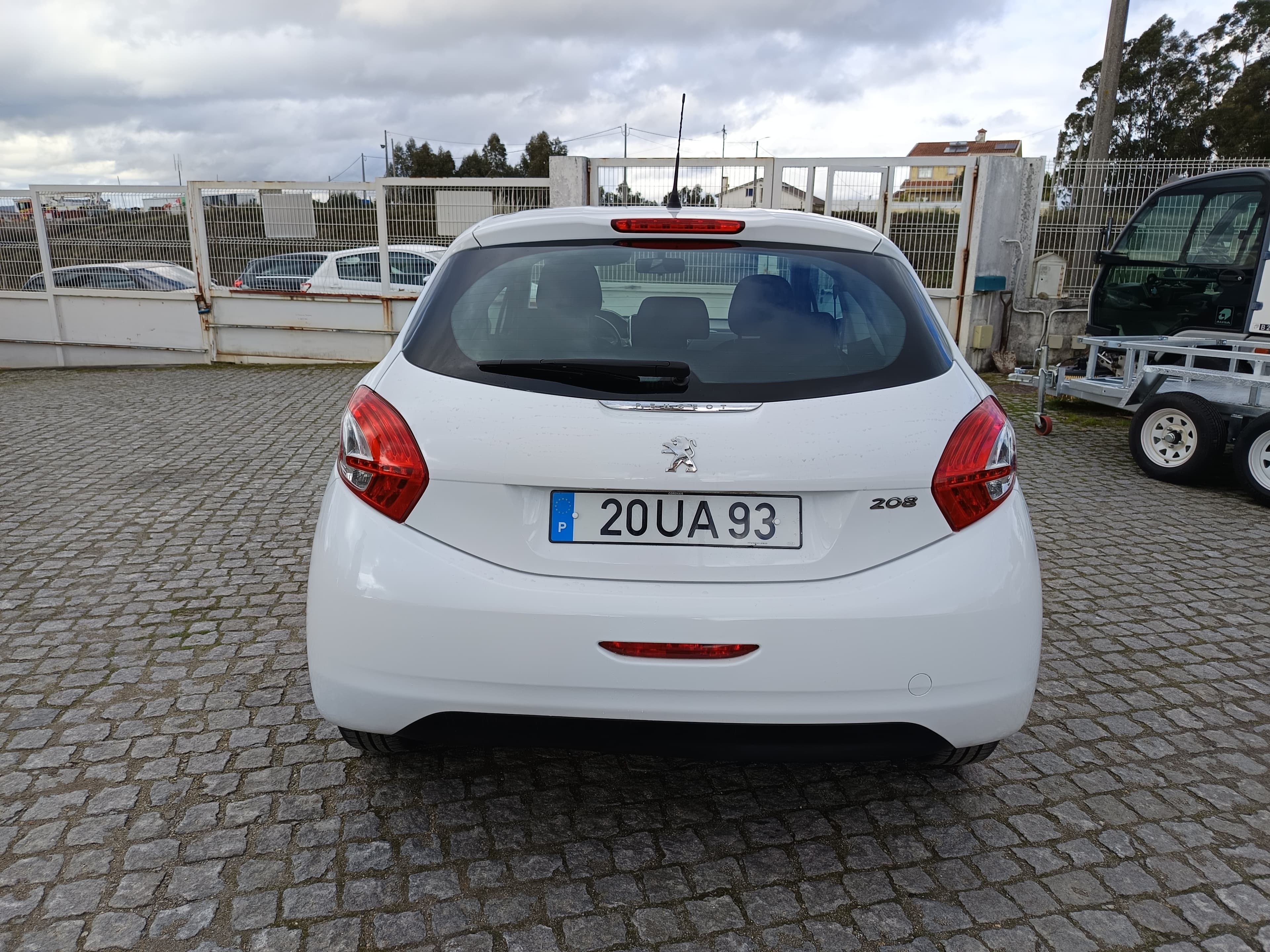 Peugeot 208 · Ano 2012 — image 5
