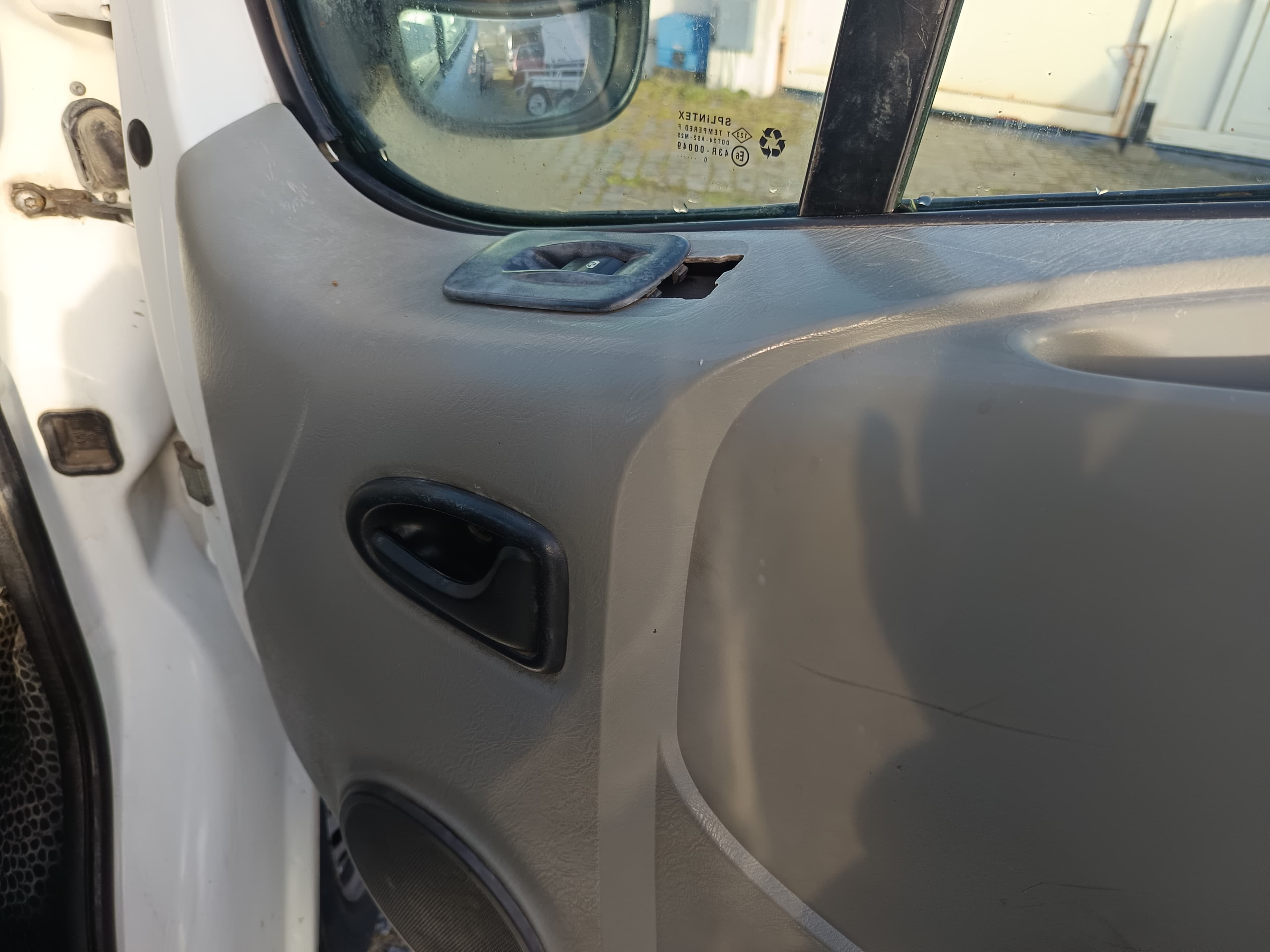 Opel Vivaro · Ano 2009 — imagen 23