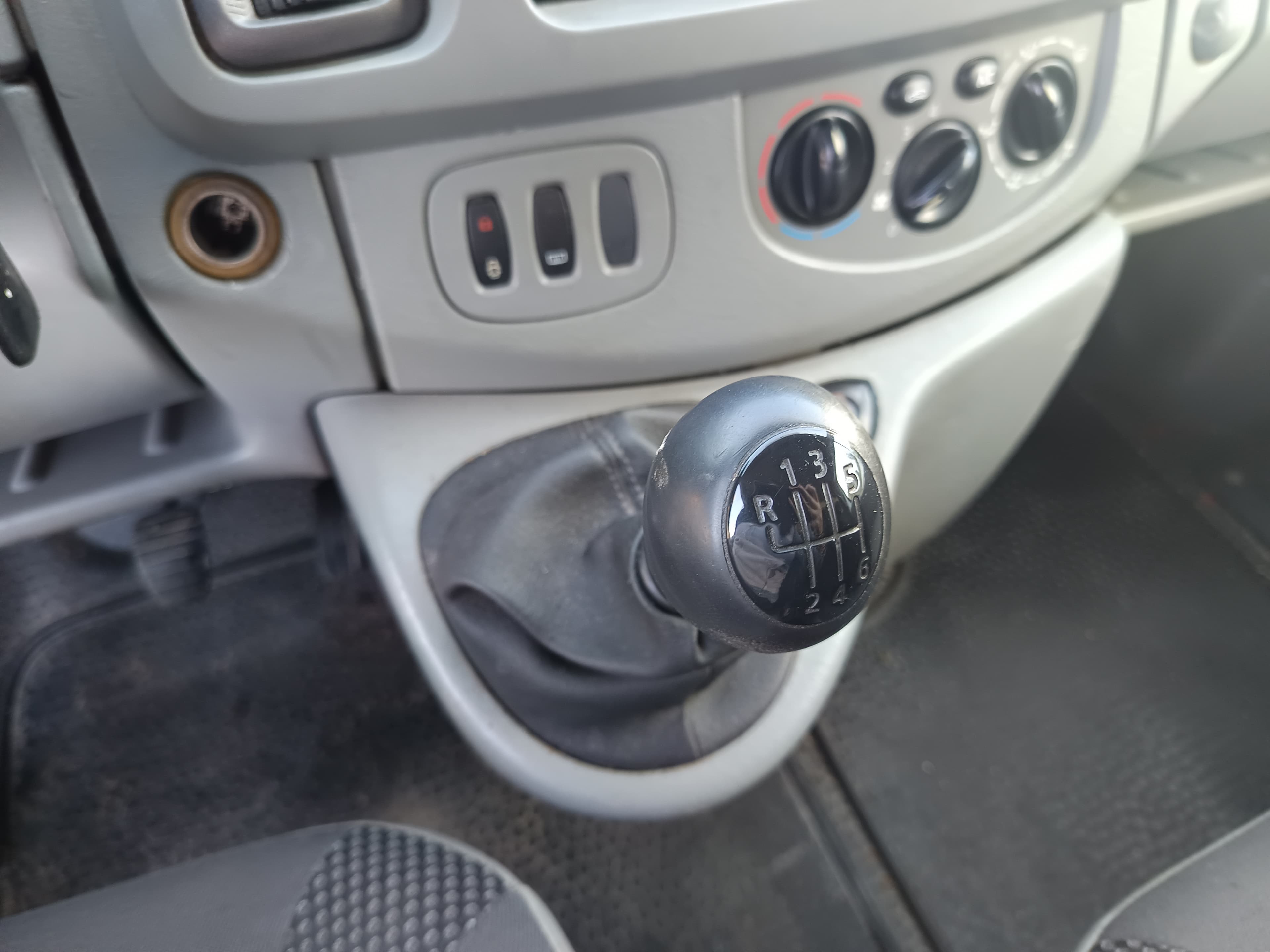 Opel Vivaro · Ano 2009 — imagen 35