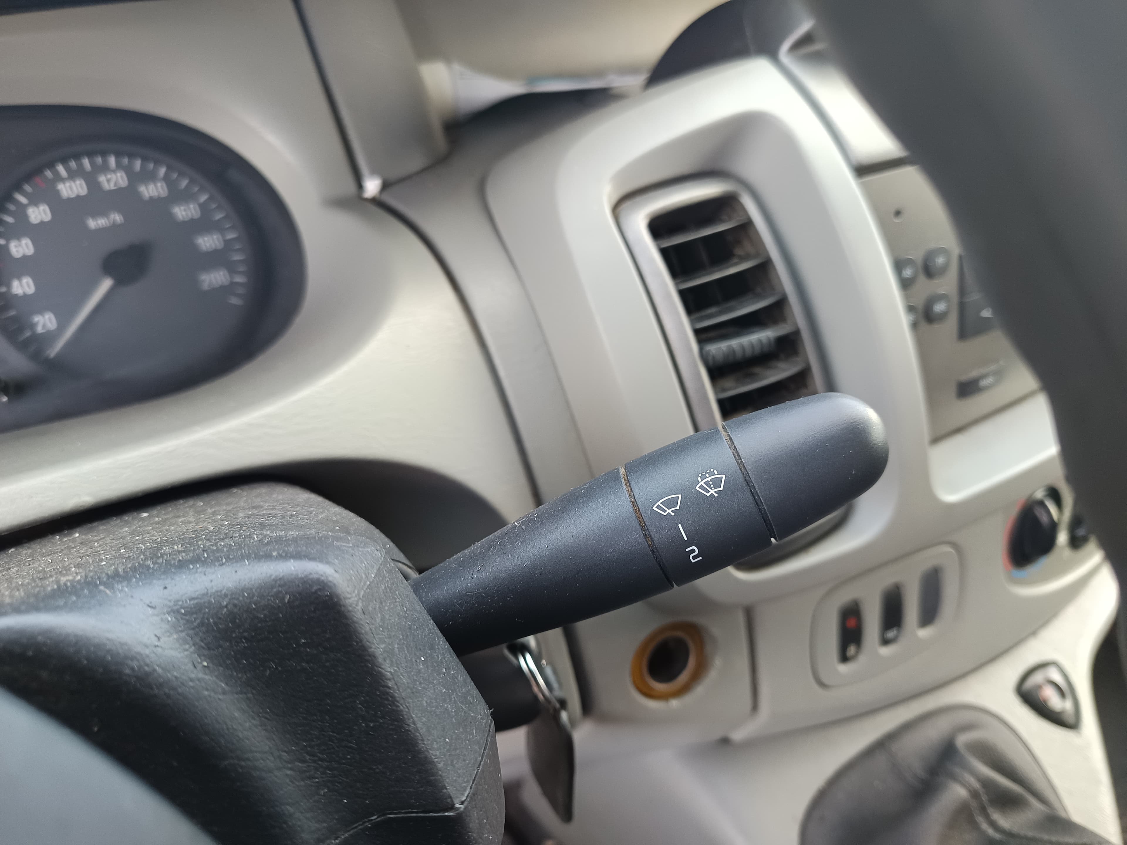 Opel Vivaro · Ano 2009 — imagen 37