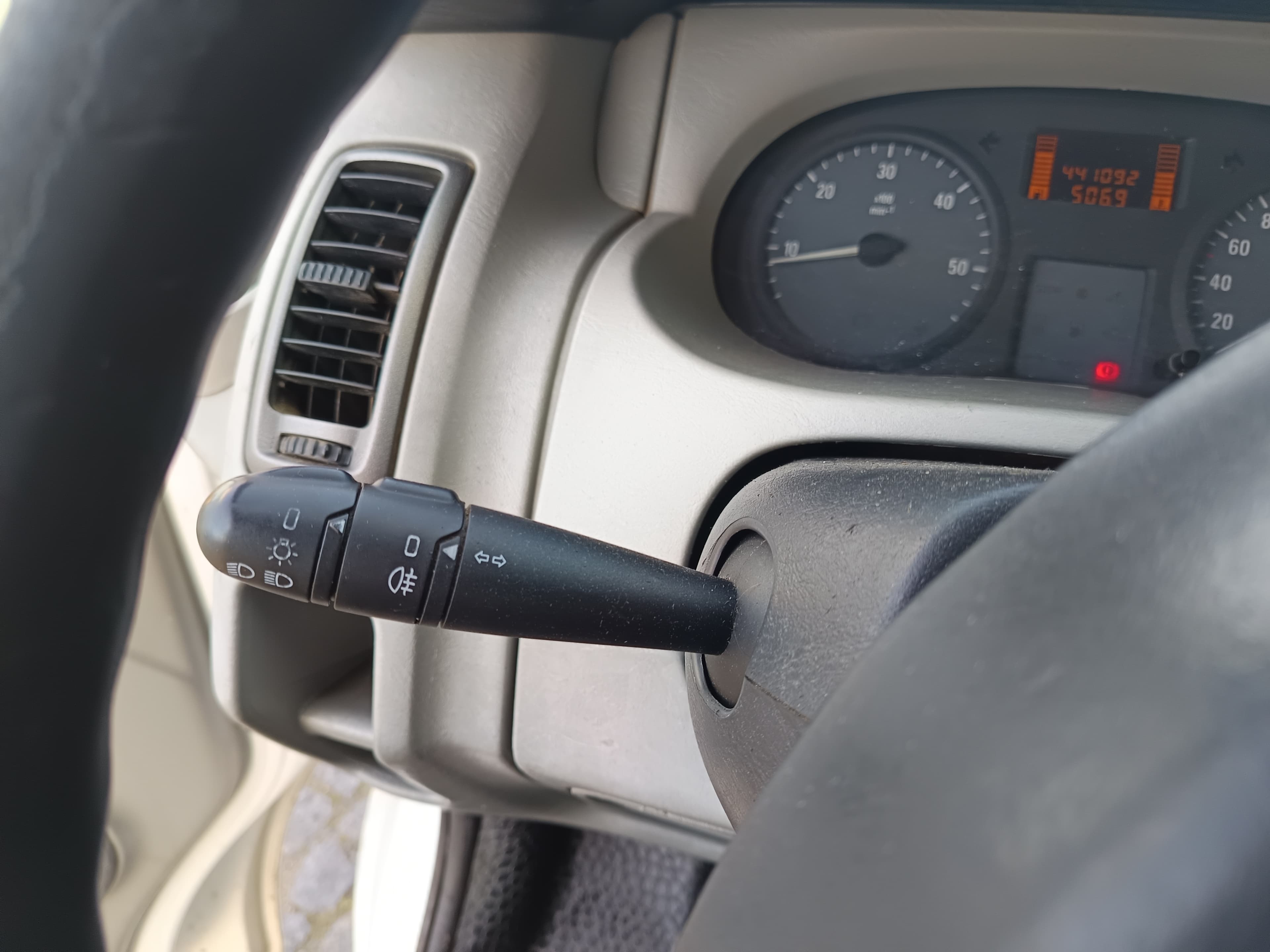 Opel Vivaro · Ano 2009 — imagen 38