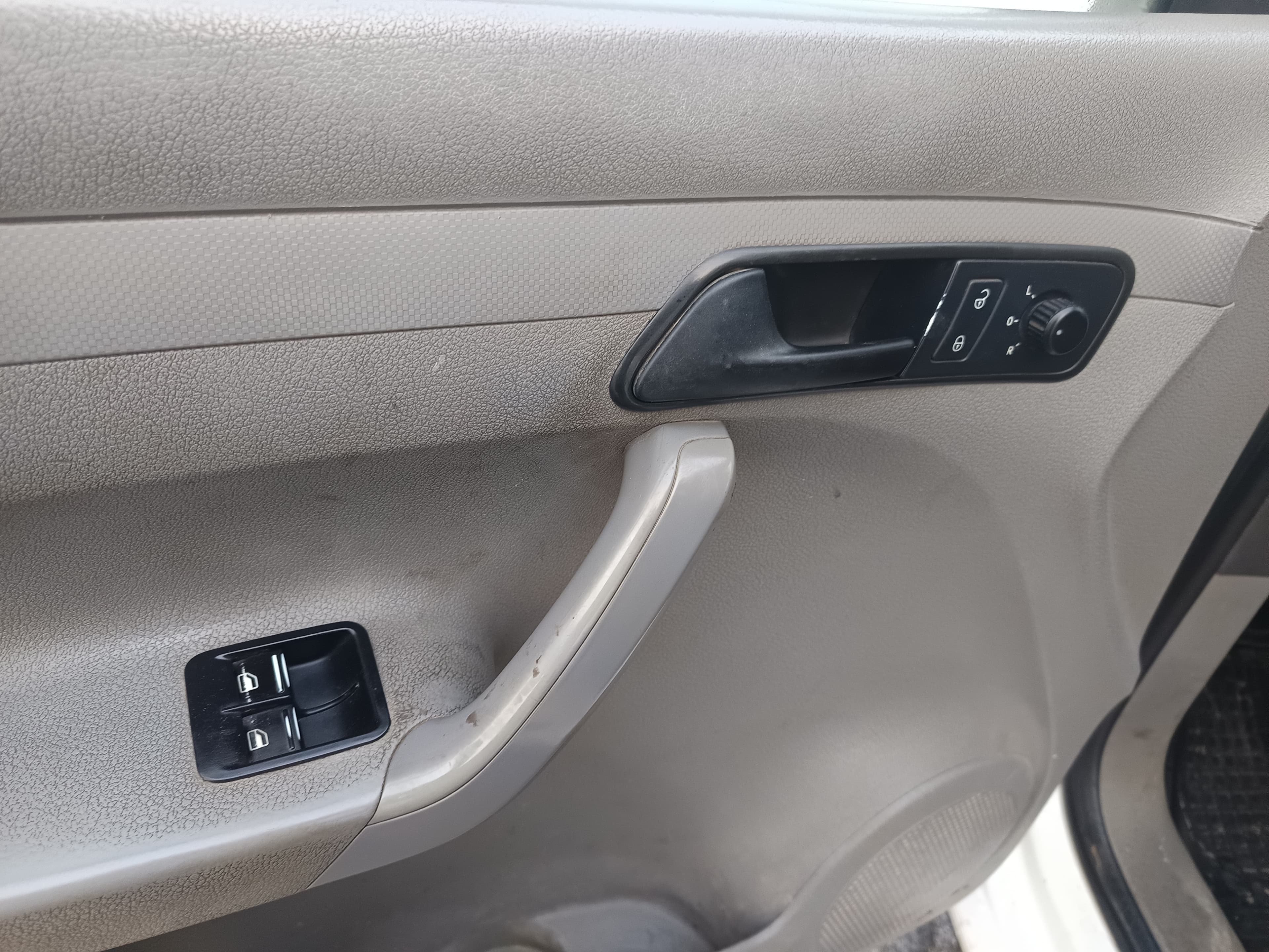 Volkswagen Caddy · Ano 2009 — imagen 21