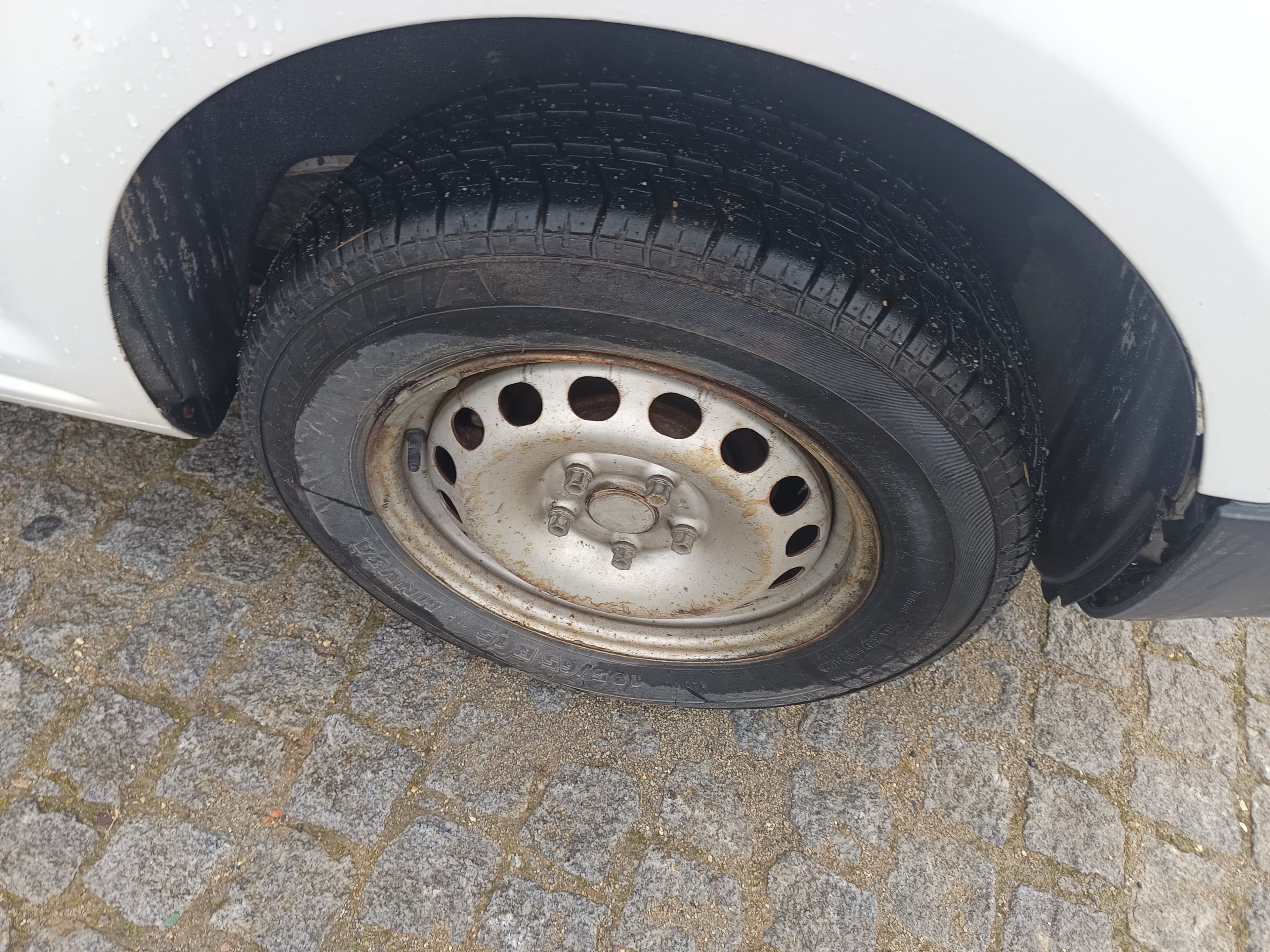 Volkswagen Caddy · Ano 2009 — imagen 10
