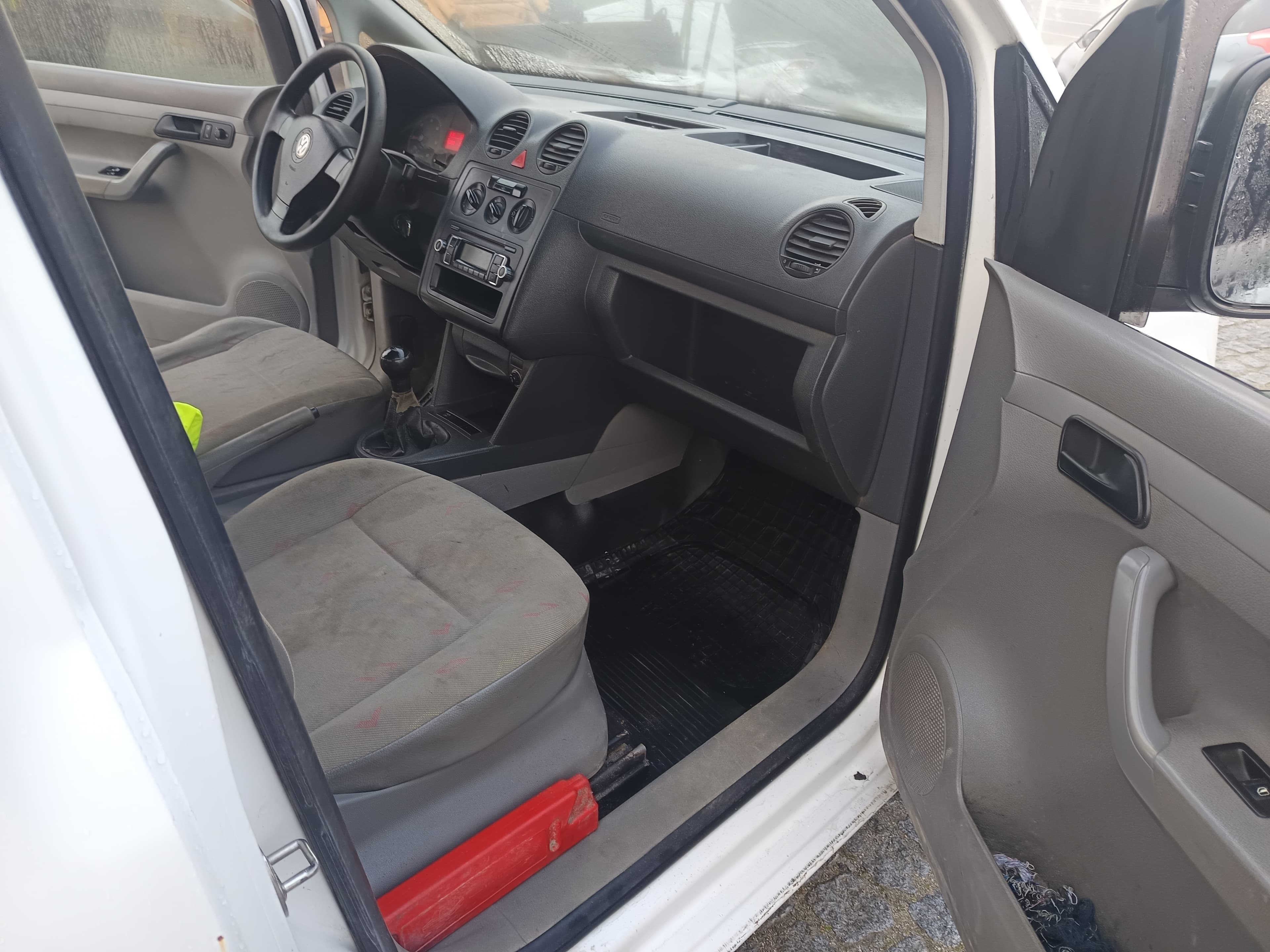 Volkswagen Caddy · Ano 2009 — imagen 18