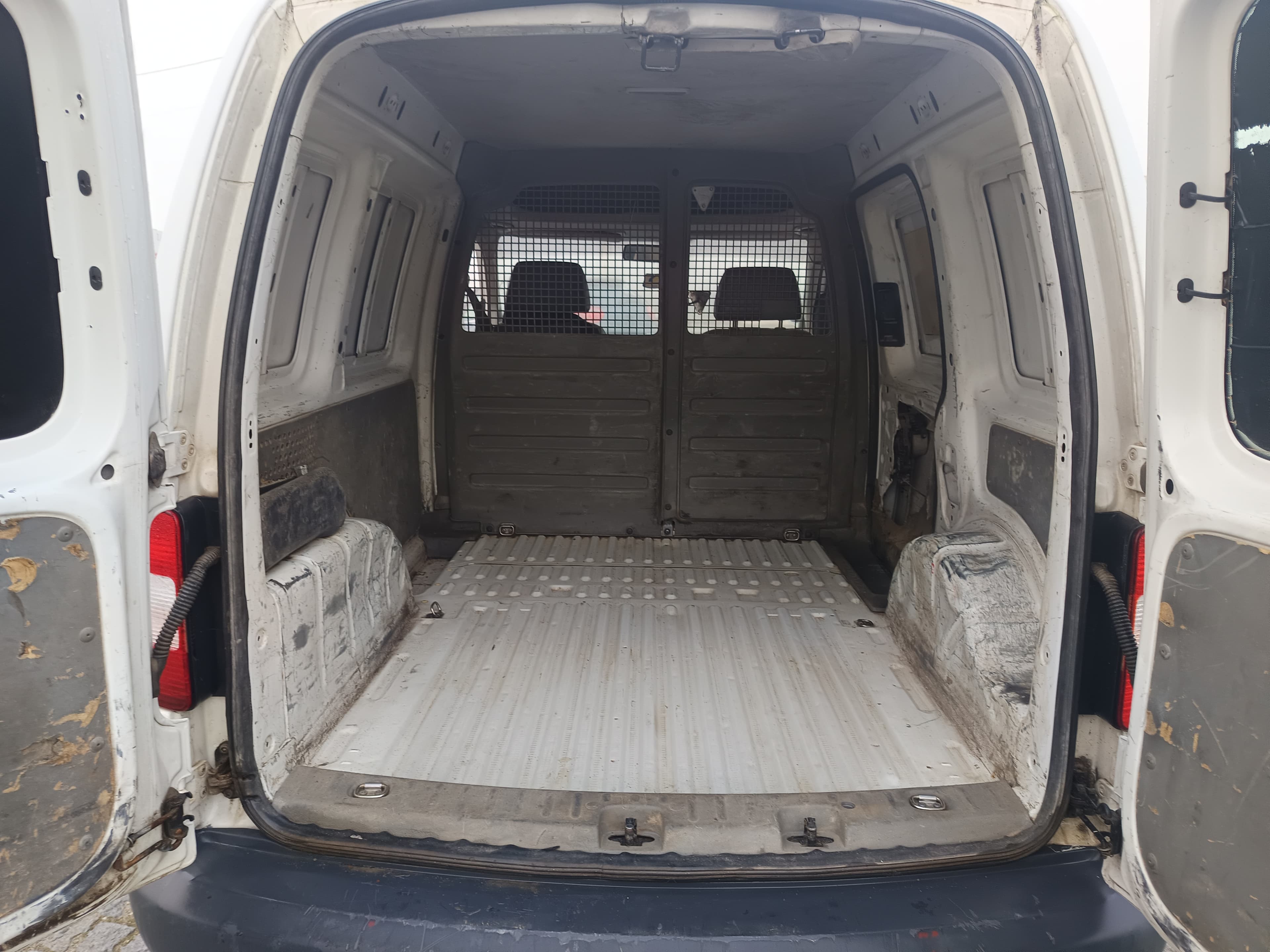 Volkswagen Caddy · Ano 2009 — imagen 16