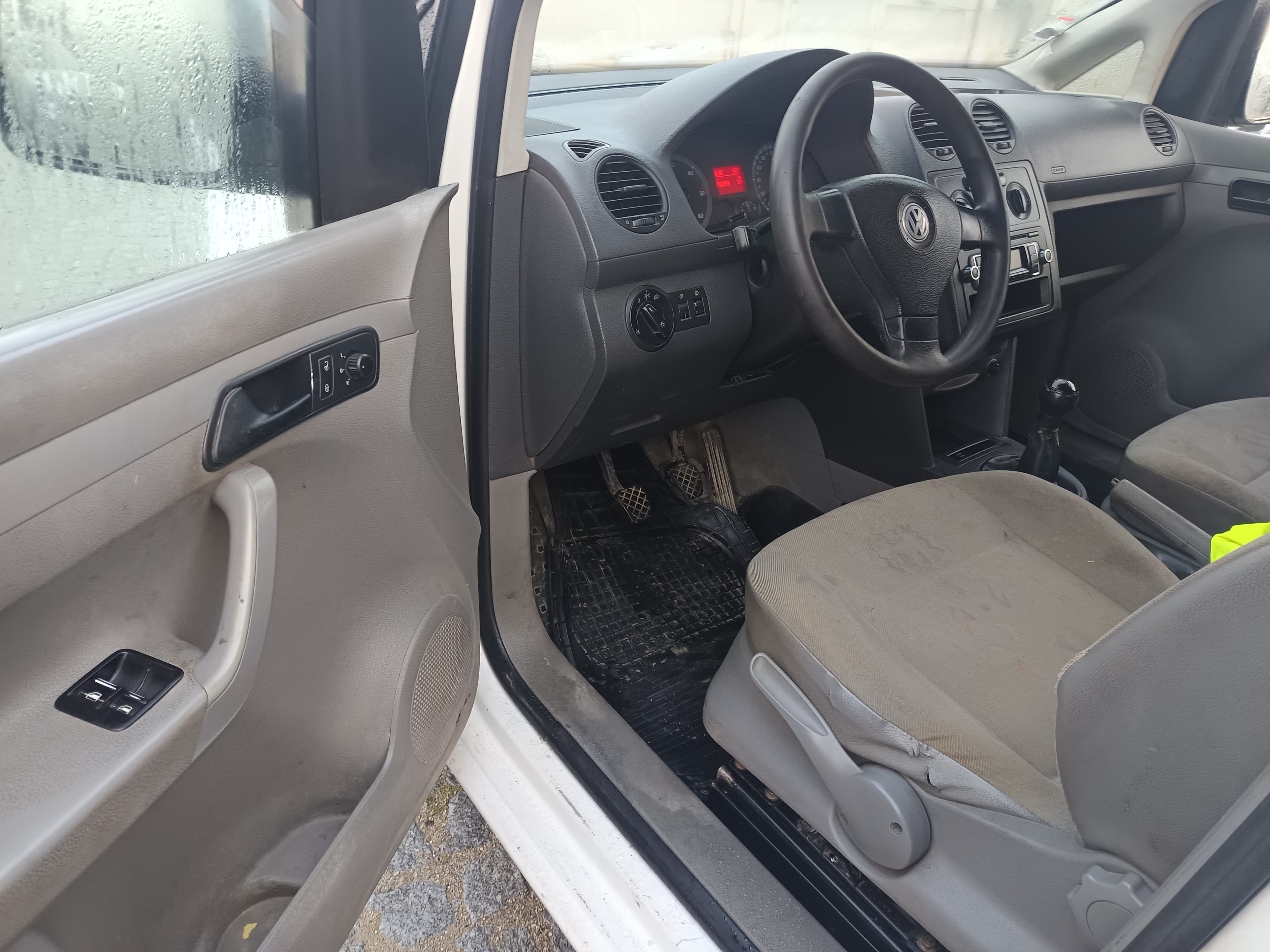 Volkswagen Caddy · Ano 2009 — imagen 20