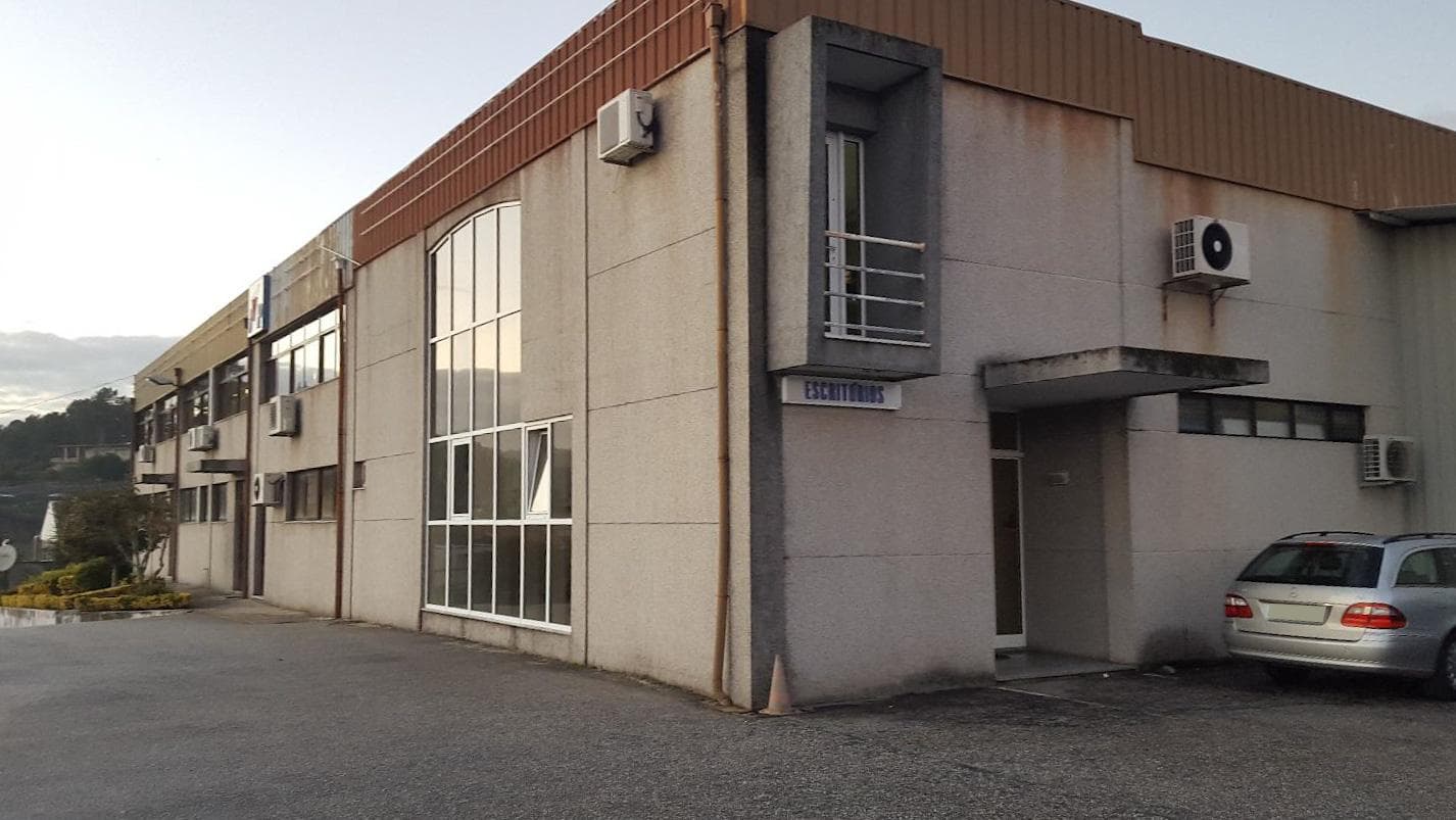 Armazém Industrial + Equipamentos · Marco de Canaveses — imagem 3