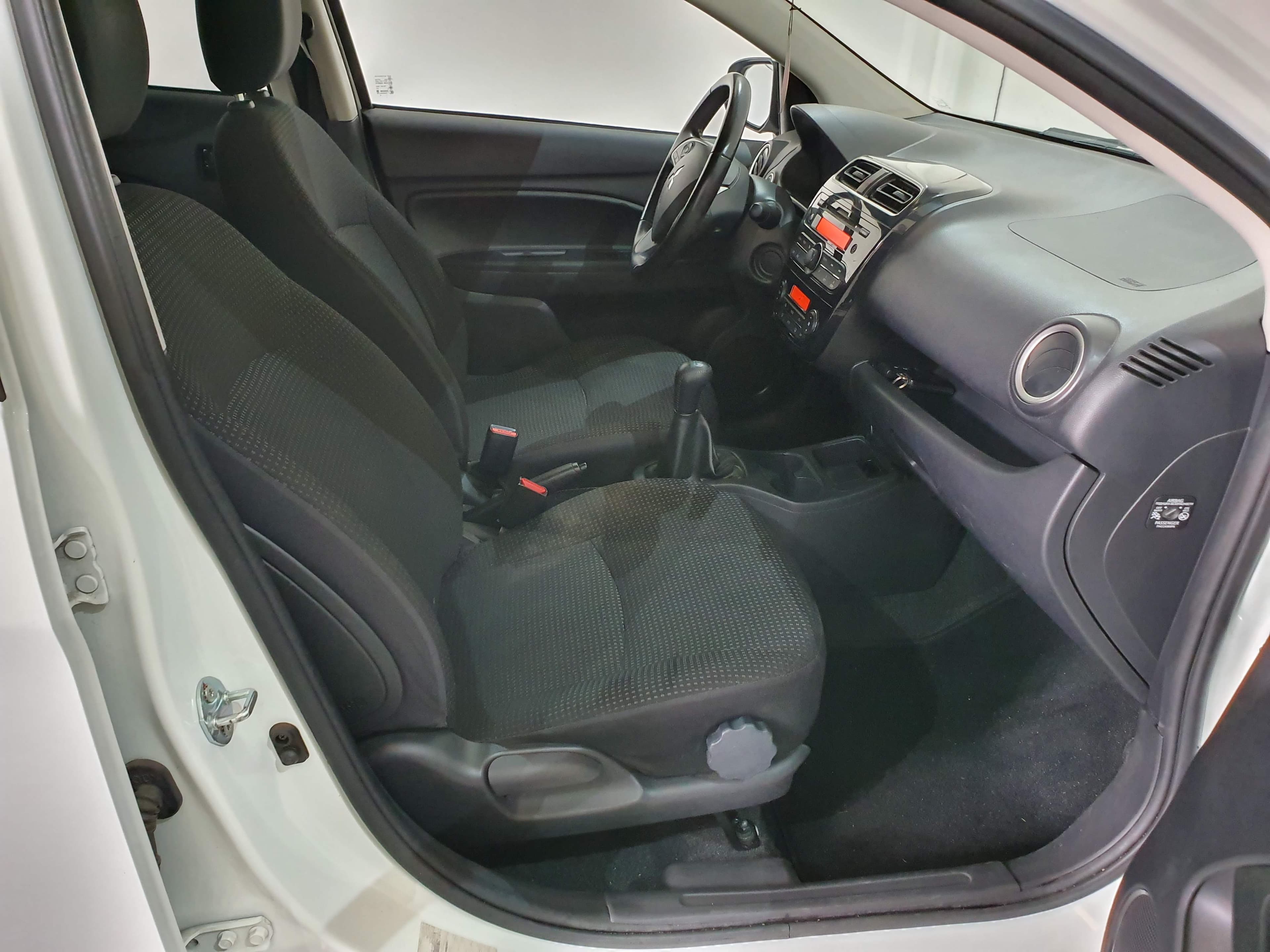 Mitsubishi Space Star · Ano 2015 — imagen 12